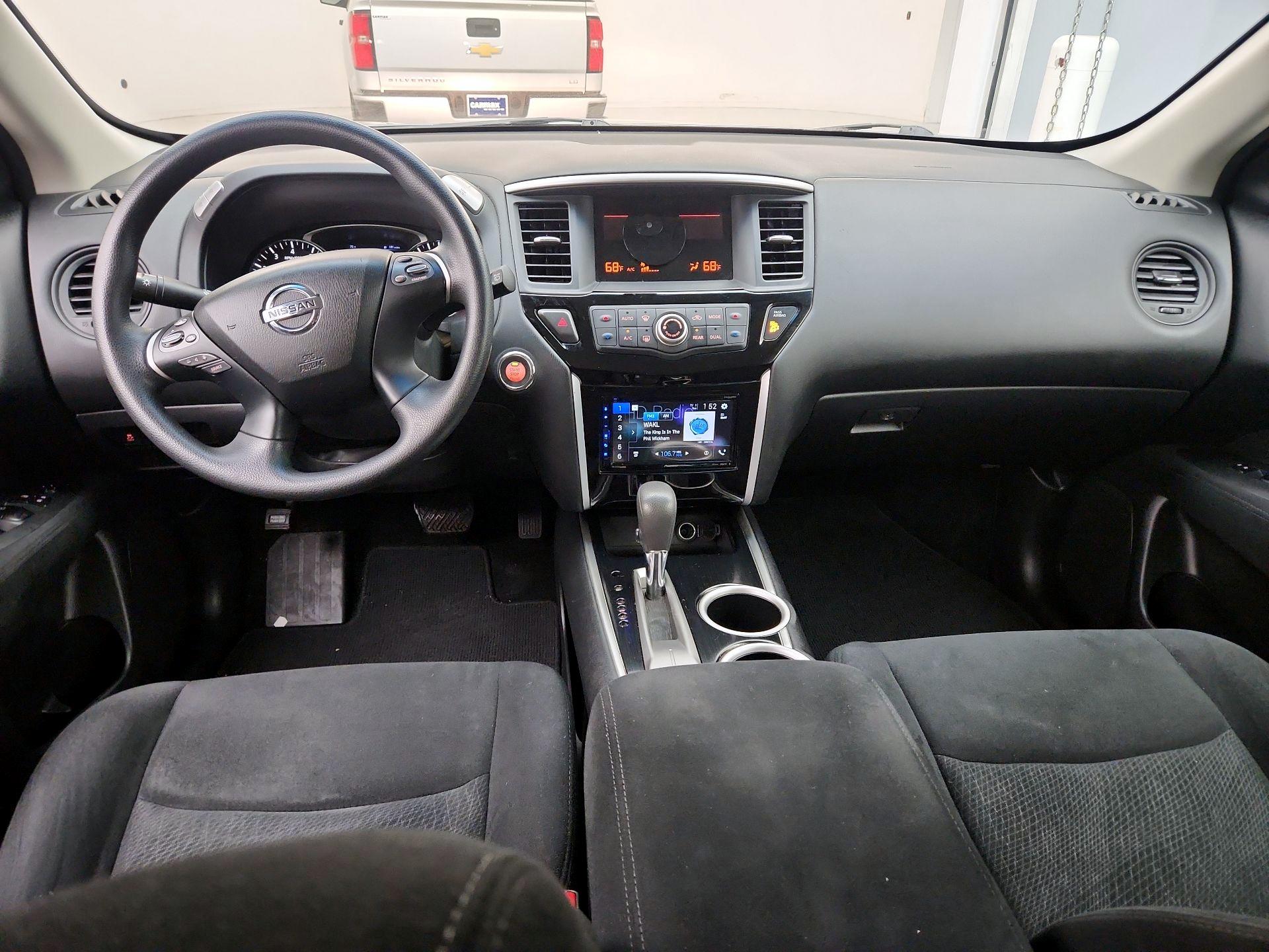 Thumbnail: 2015 Nissan Pathfinder - 9
