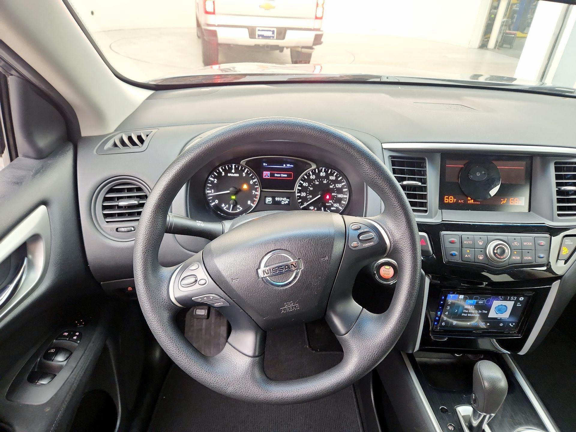 Thumbnail: 2015 Nissan Pathfinder - 10