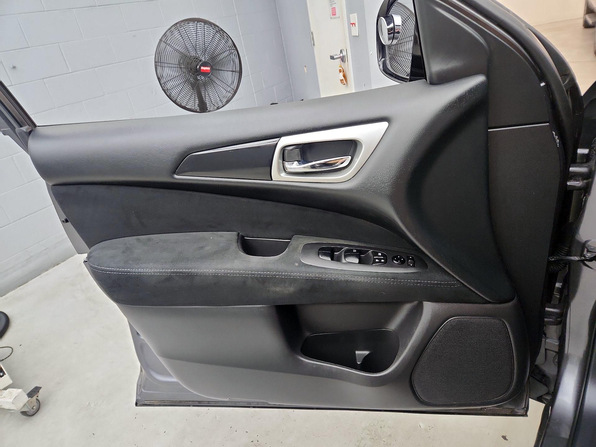 Thumbnail: 2015 Nissan Pathfinder - 12