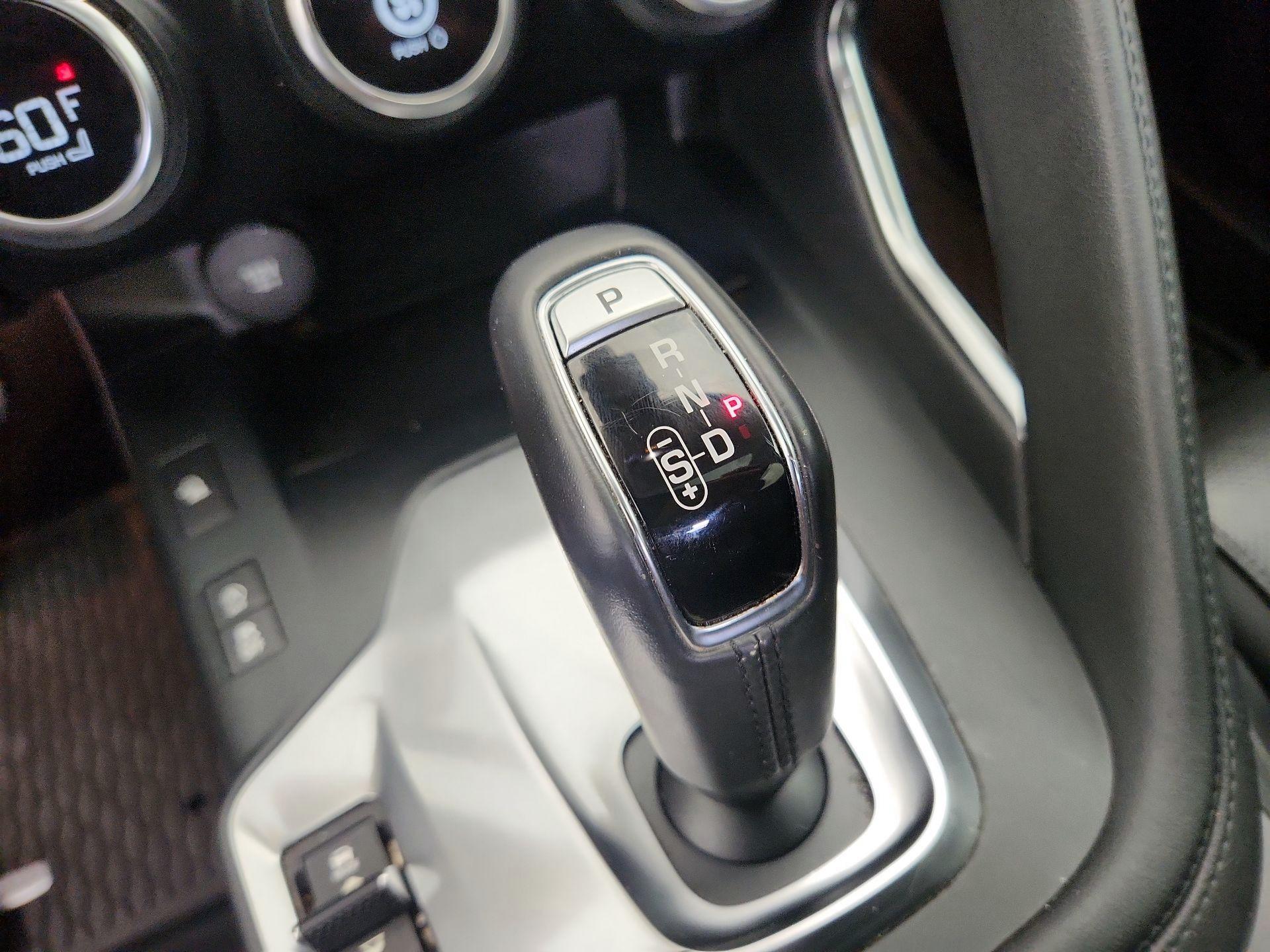 Thumbnail: 2018 Jaguar E-Pace - 18