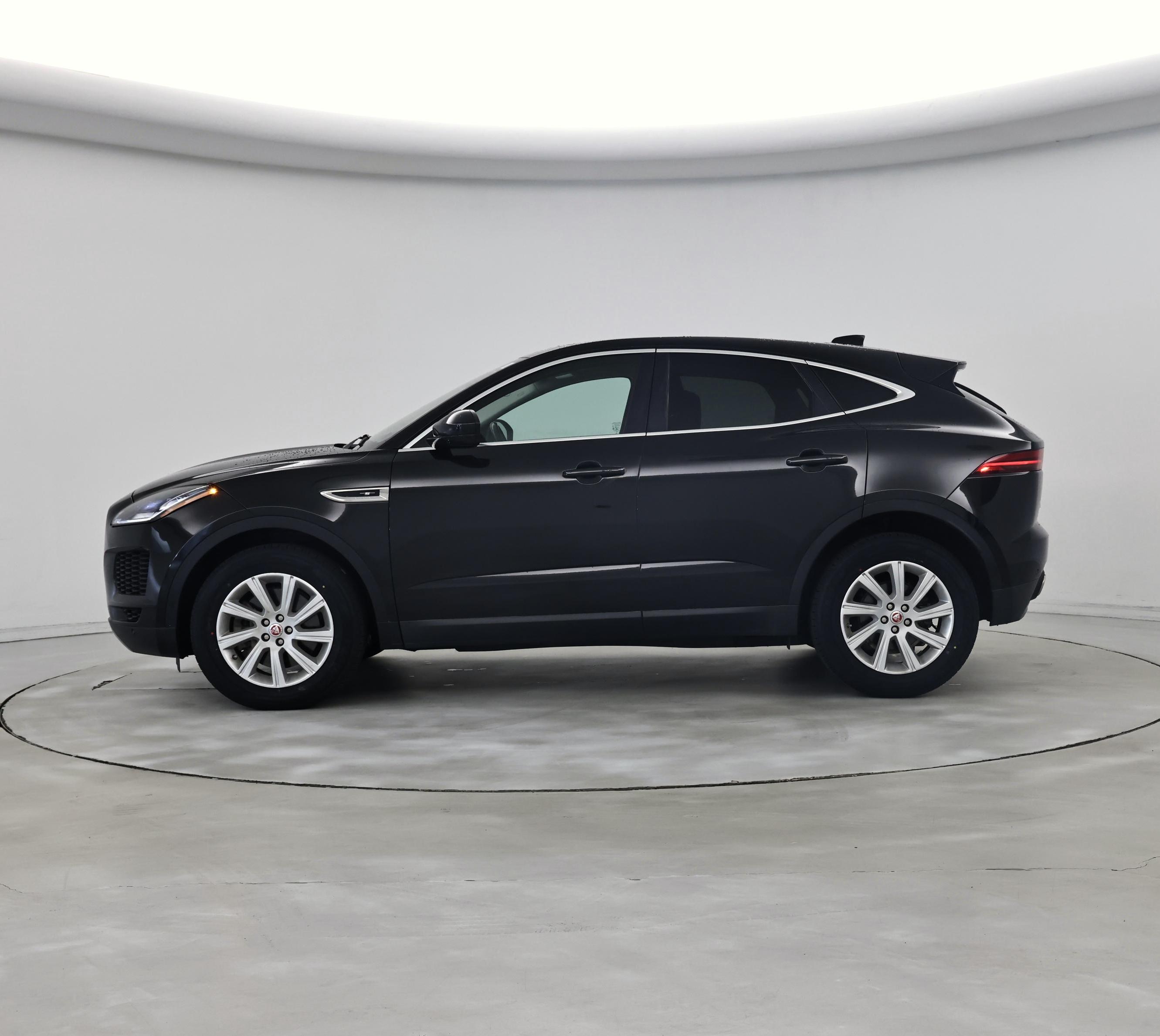 Thumbnail: 2018 Jaguar E-Pace - 3