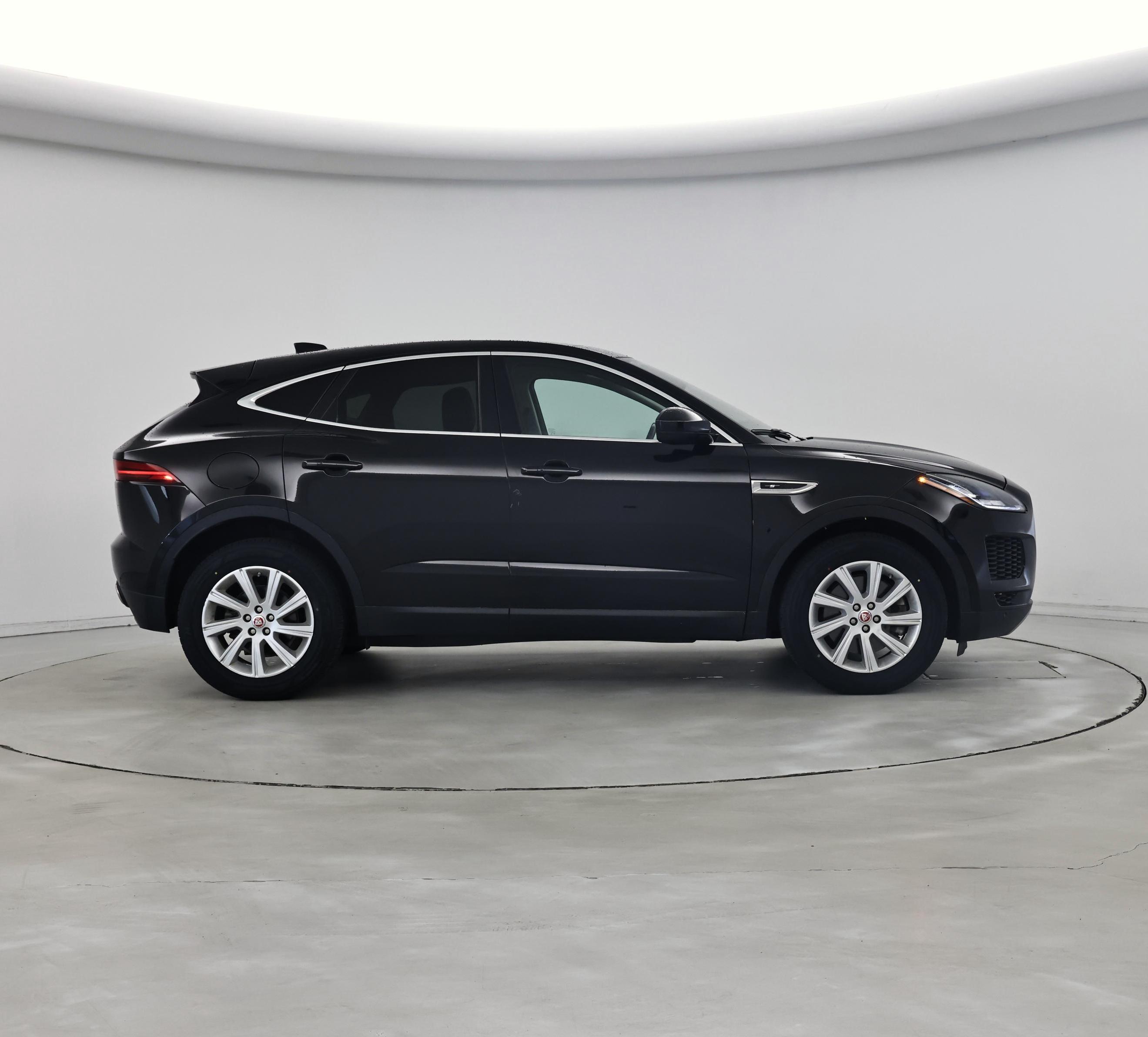 Thumbnail: 2018 Jaguar E-Pace - 7
