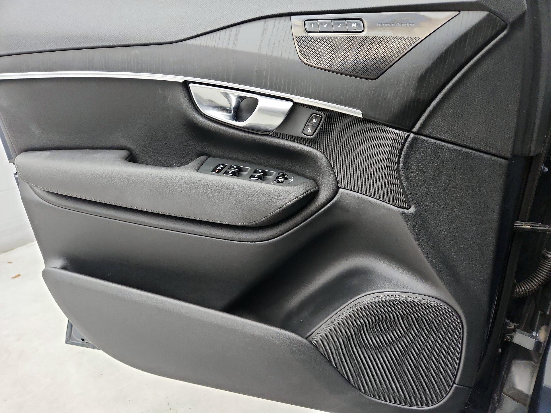 Thumbnail: 2020 Volvo XC90 - 12