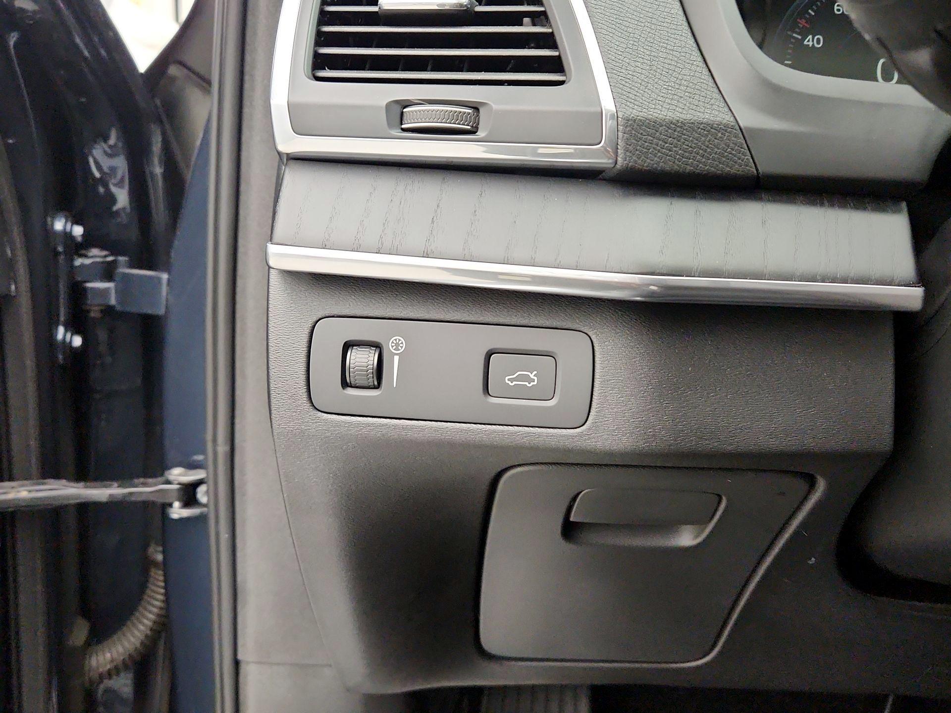 Thumbnail: 2020 Volvo XC90 - 13