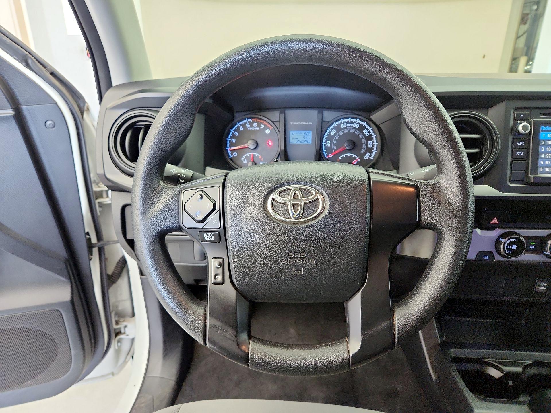 Thumbnail: 2017 Toyota Tacoma - 10