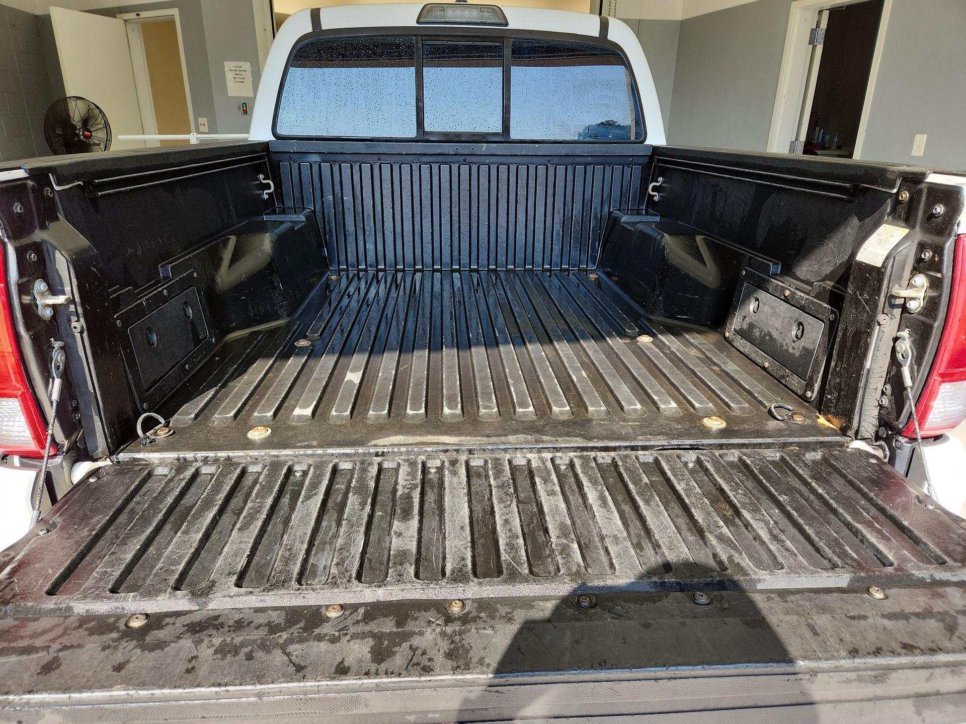 Thumbnail: 2017 Toyota Tacoma - 20