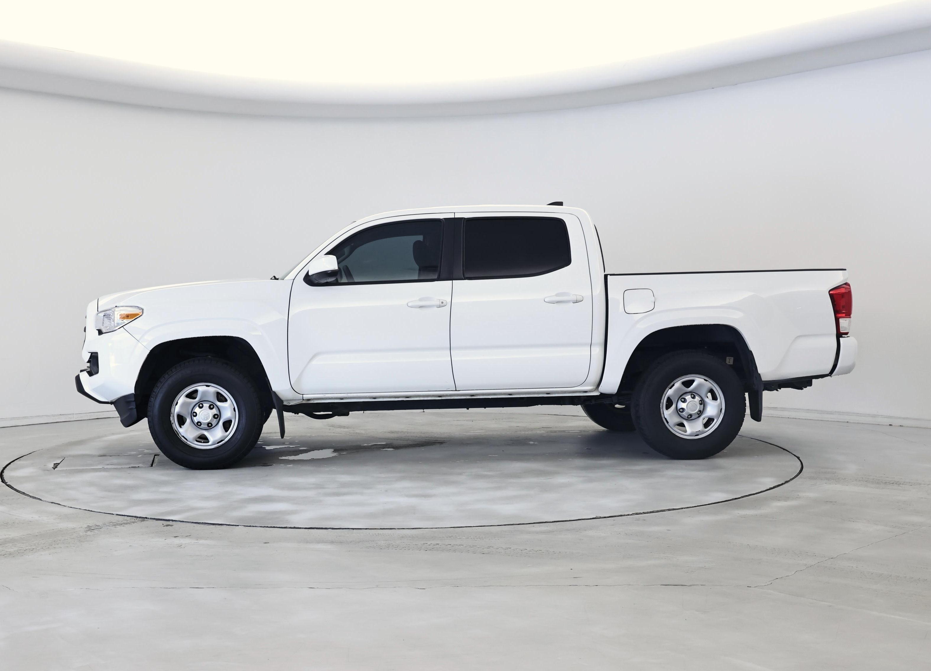 Thumbnail: 2017 Toyota Tacoma - 3