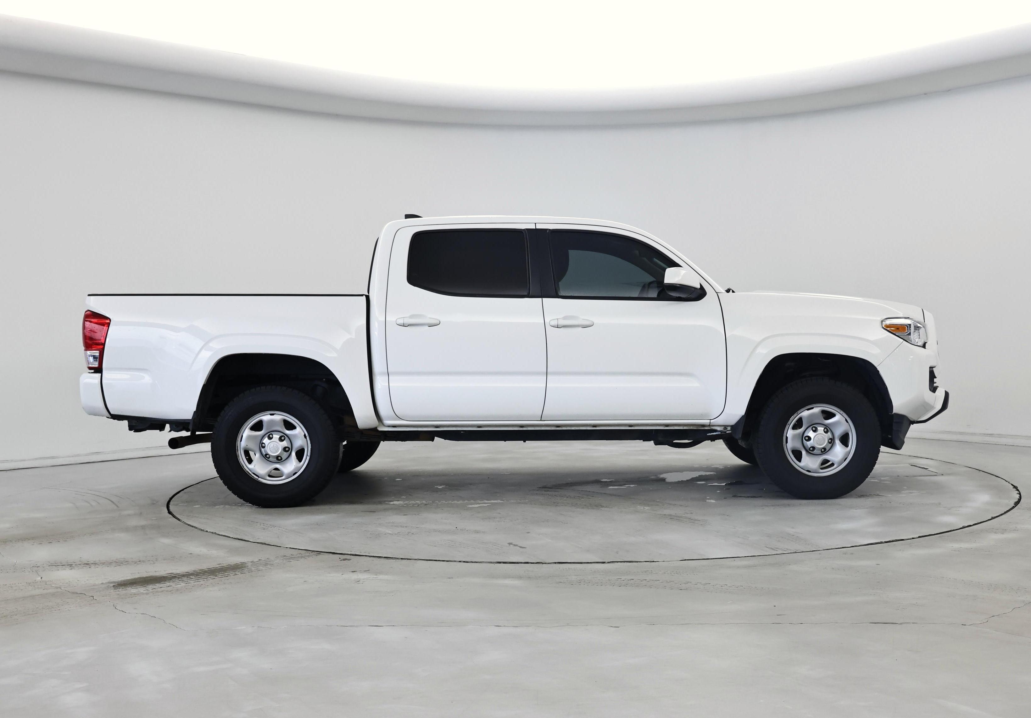 Thumbnail: 2017 Toyota Tacoma - 7