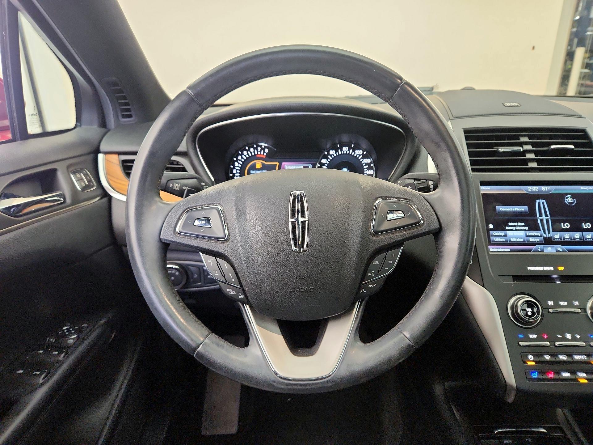 Thumbnail: 2015 Lincoln MKC - 10