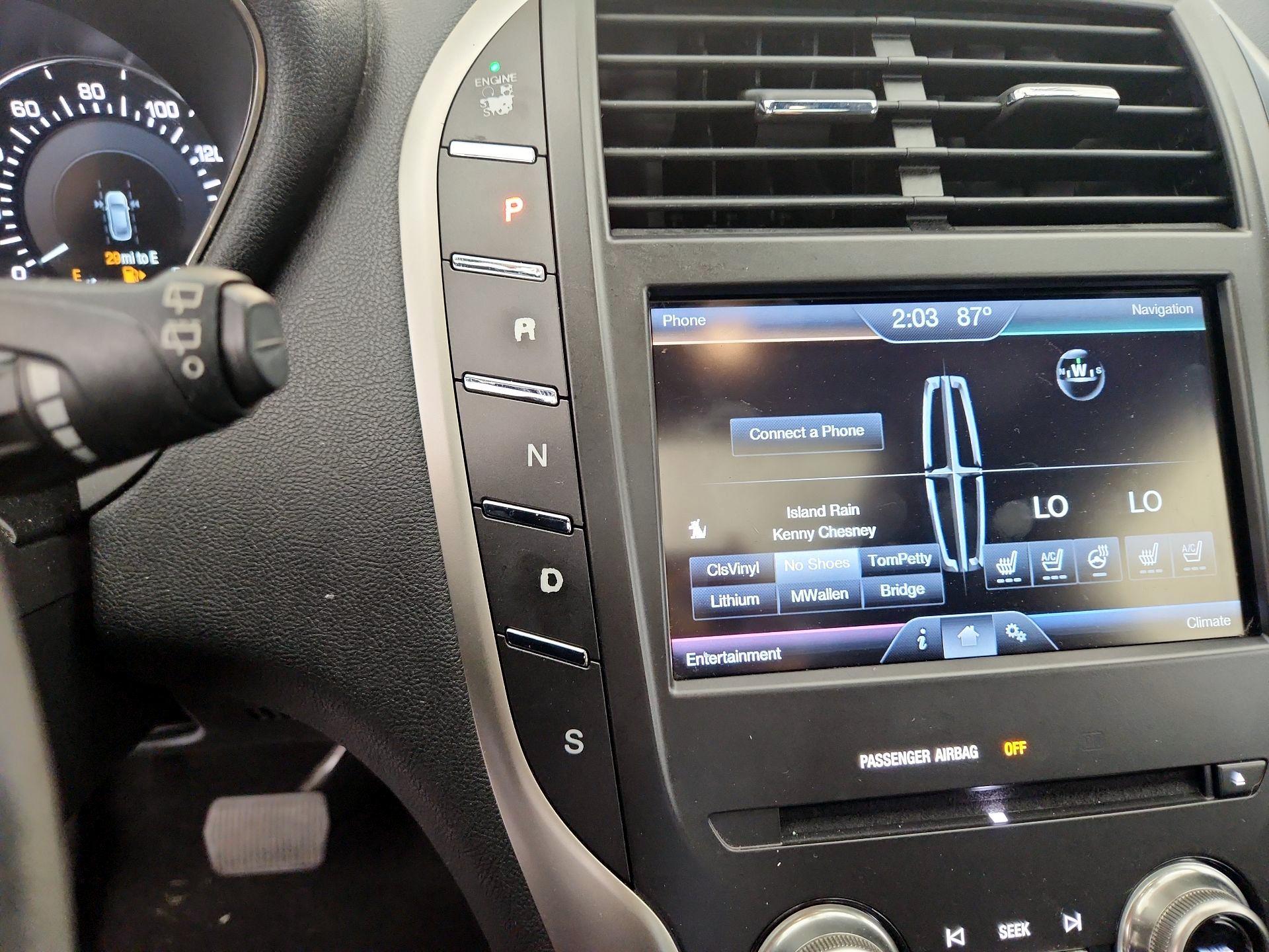 Thumbnail: 2015 Lincoln MKC - 17