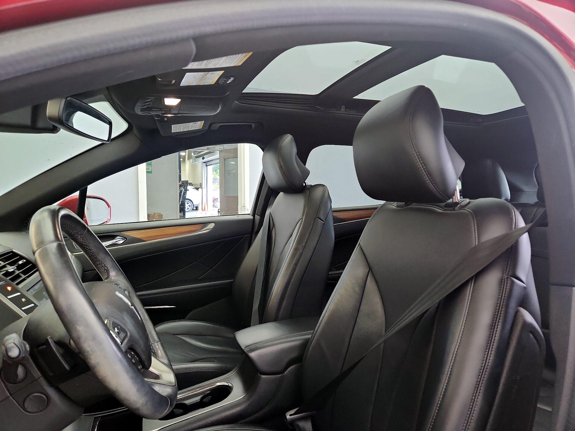 Thumbnail: 2015 Lincoln MKC - 19