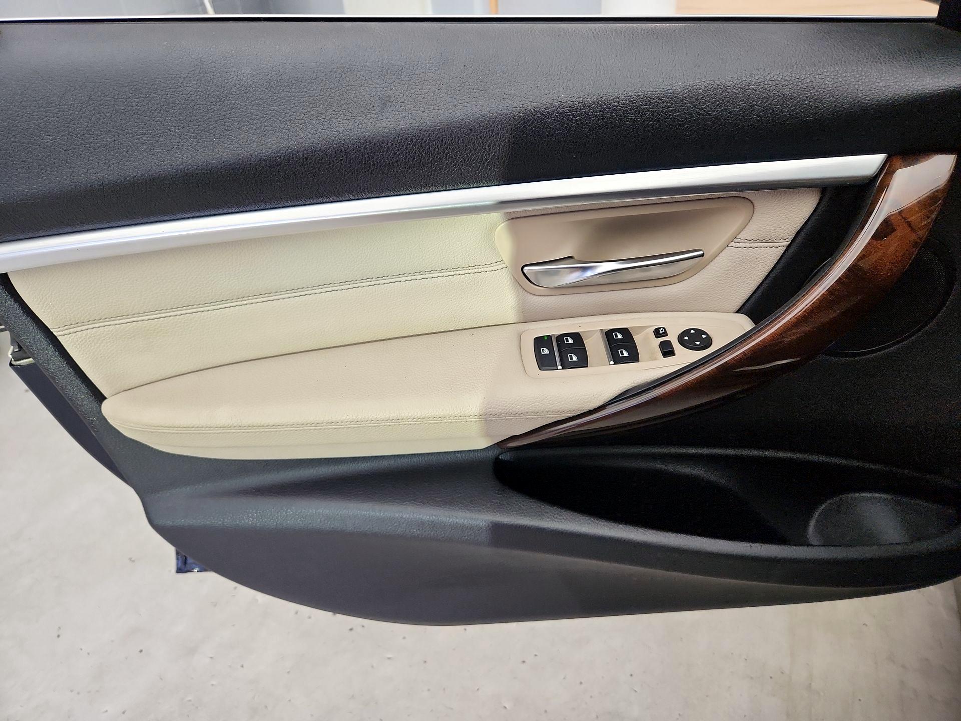 Thumbnail: 2017 BMW 3 Series - 12