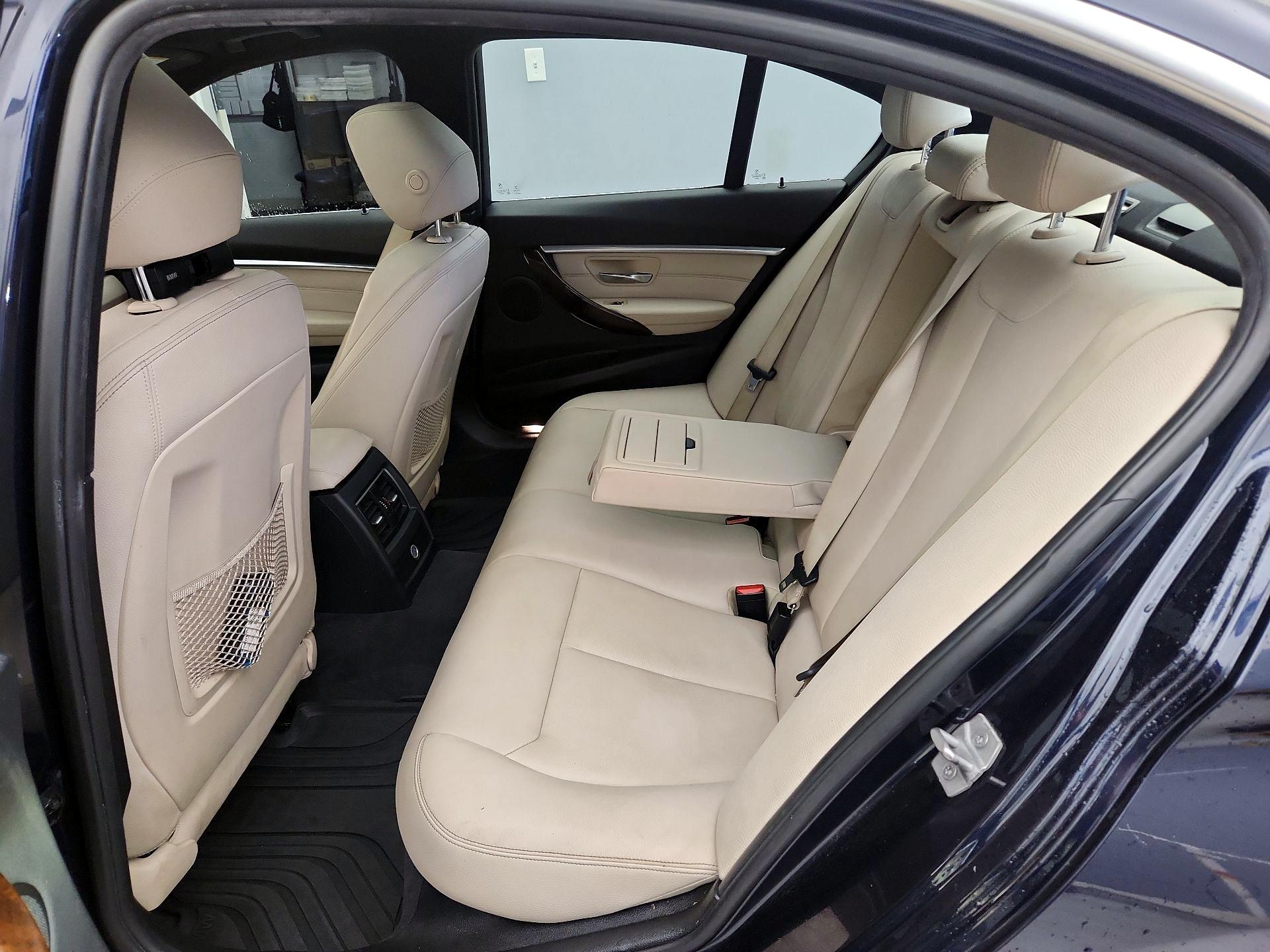 Thumbnail: 2017 BMW 3 Series - 20
