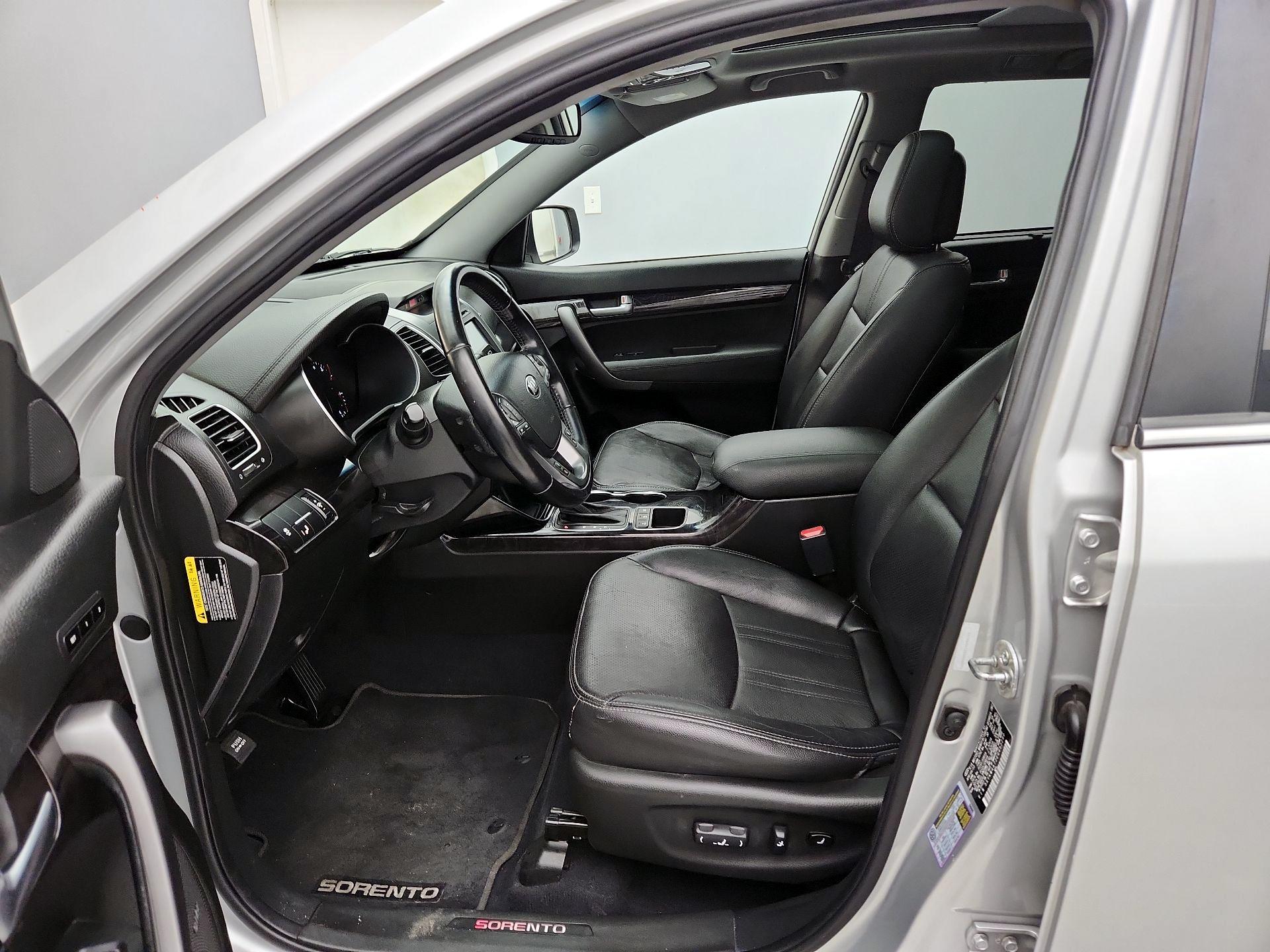 Thumbnail: 2014 Kia Sorento - 11