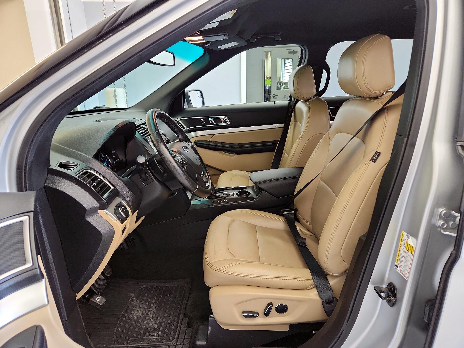 Thumbnail: 2016 Ford Explorer - 11