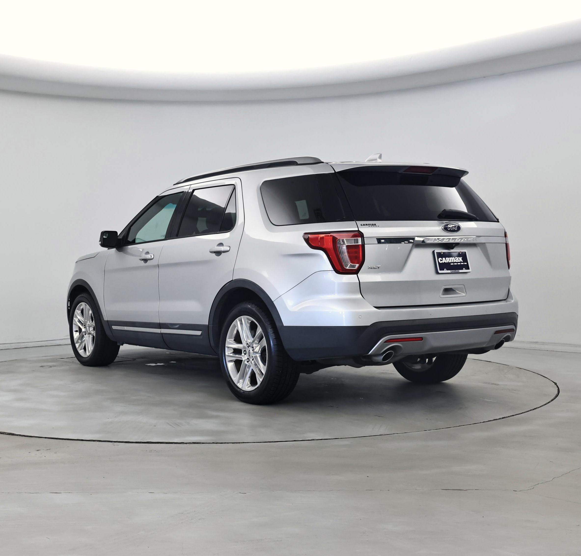 Thumbnail: 2016 Ford Explorer - 2