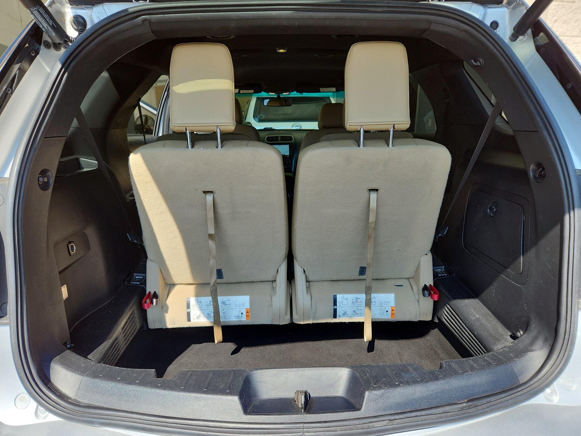 Thumbnail: 2016 Ford Explorer - 20