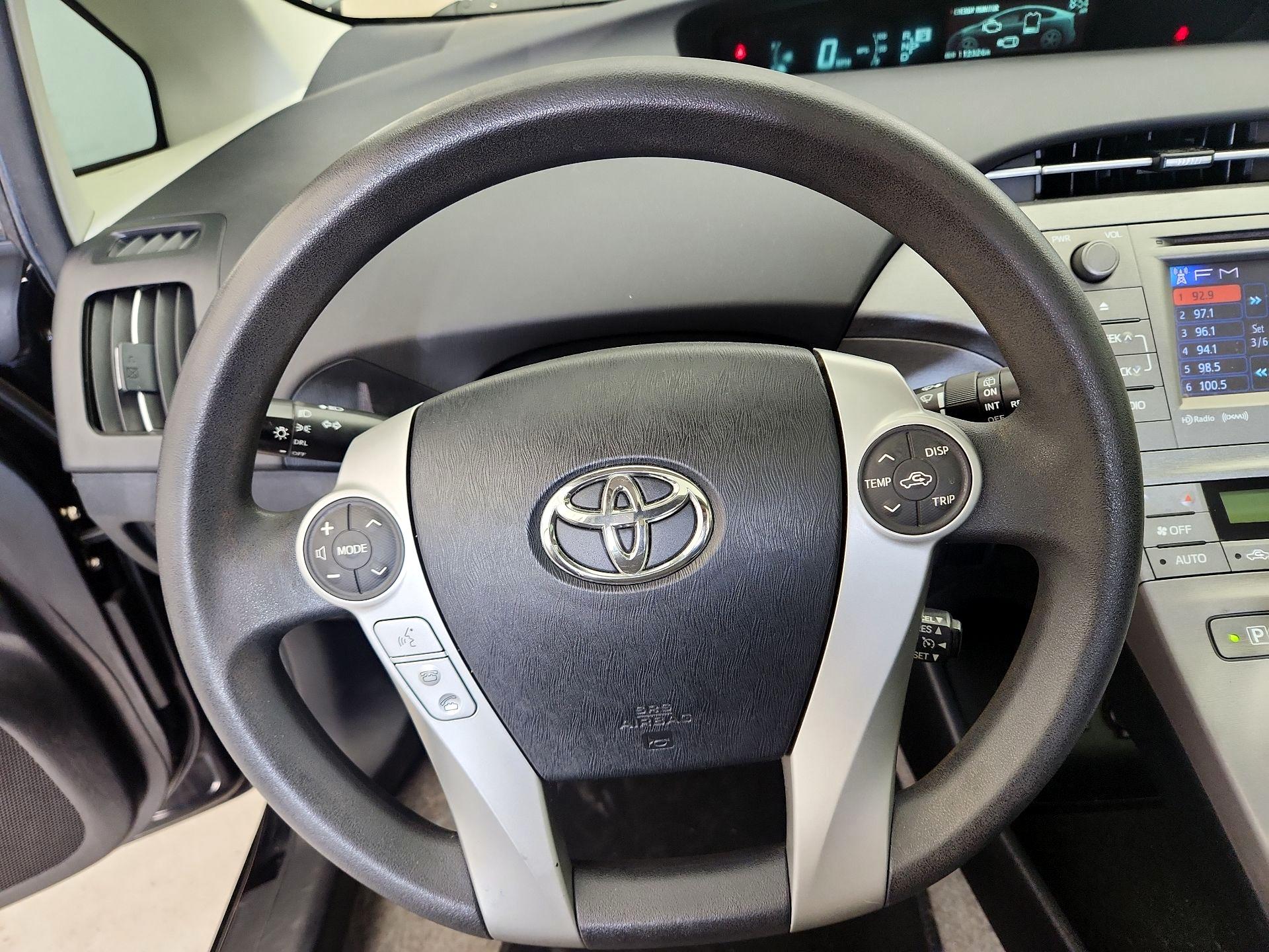 Thumbnail: 2014 Toyota Prius - 10