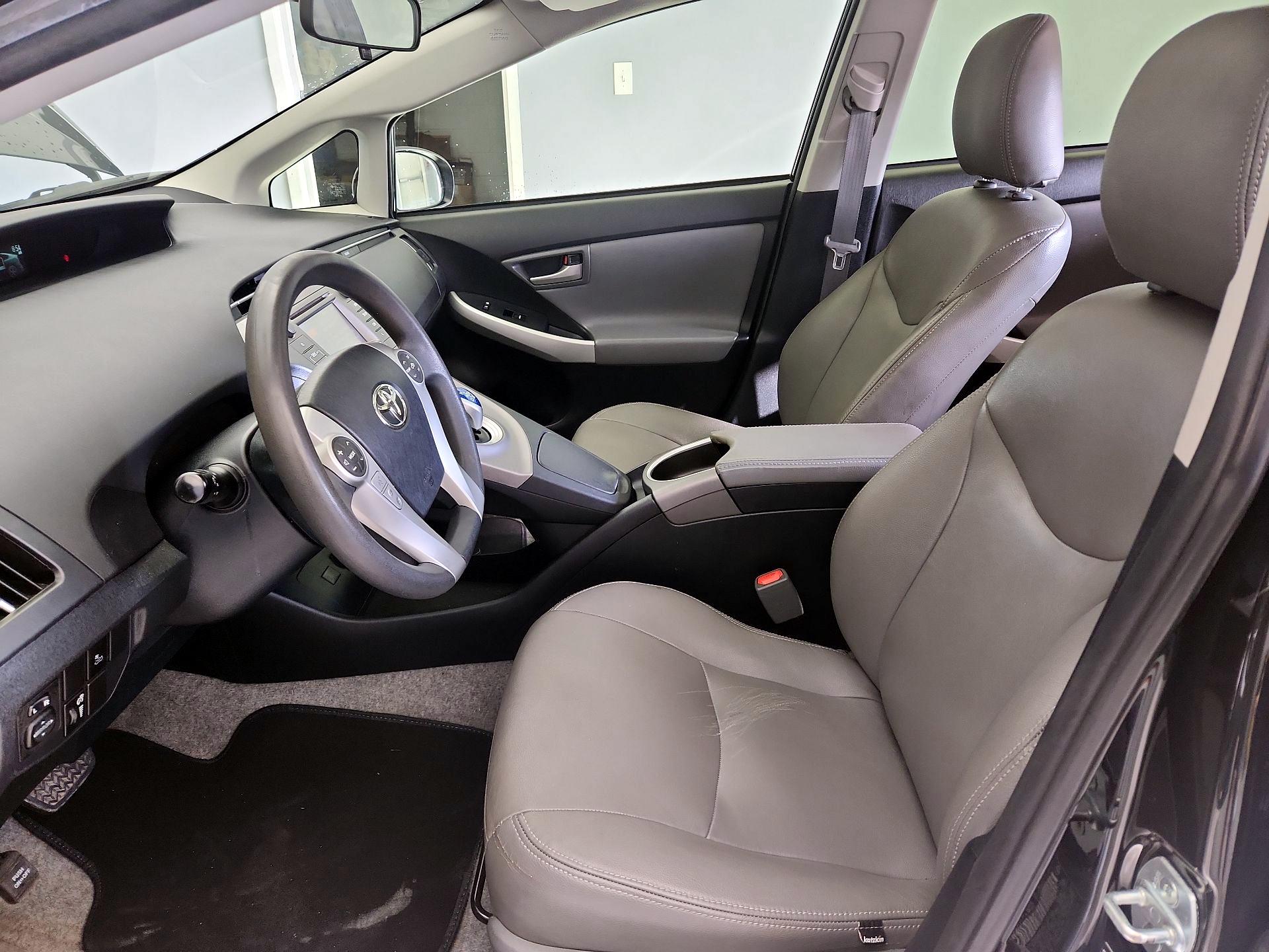 Thumbnail: 2014 Toyota Prius - 11