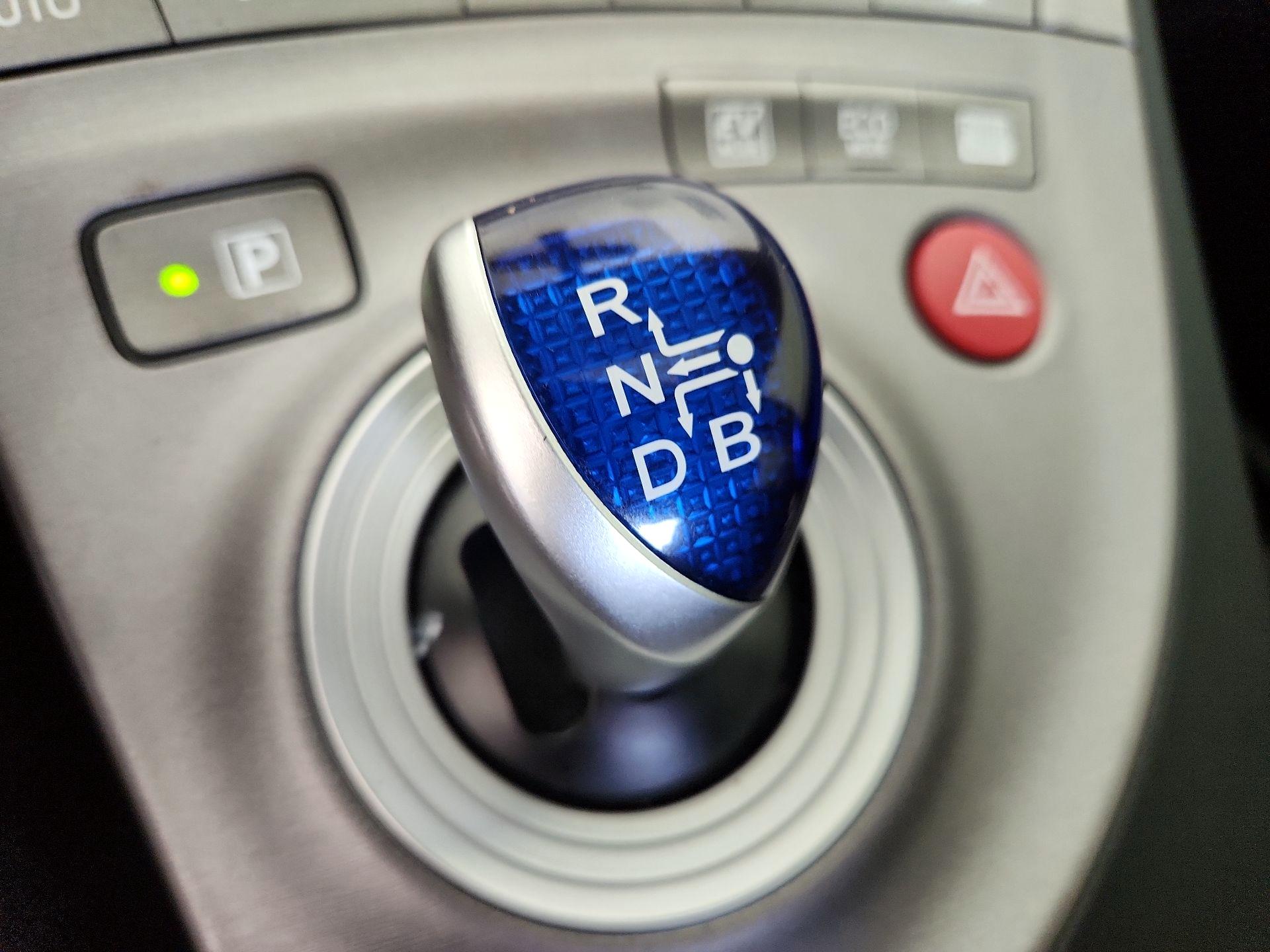 Thumbnail: 2014 Toyota Prius - 17