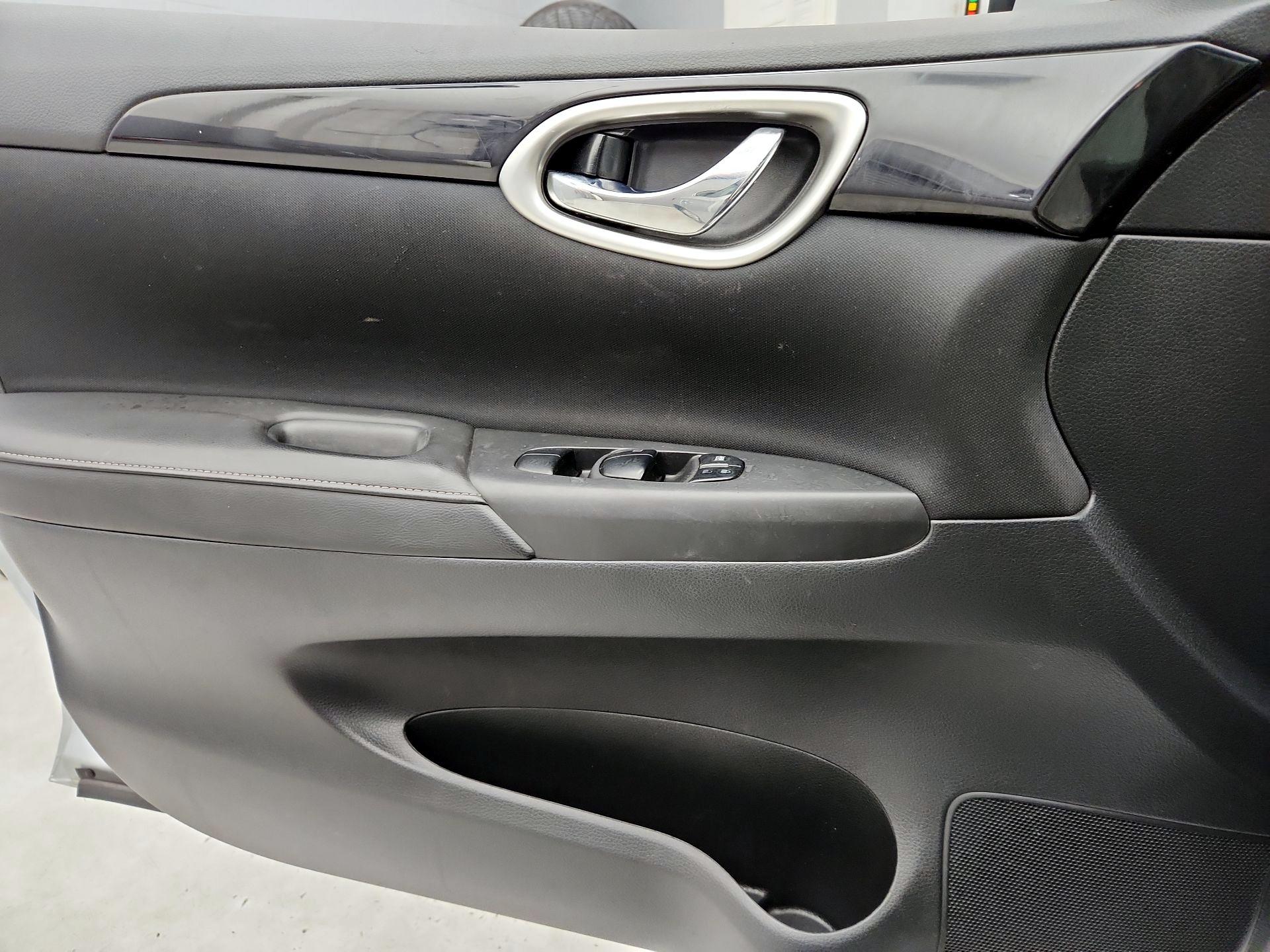 Thumbnail: 2019 Nissan Sentra - 12