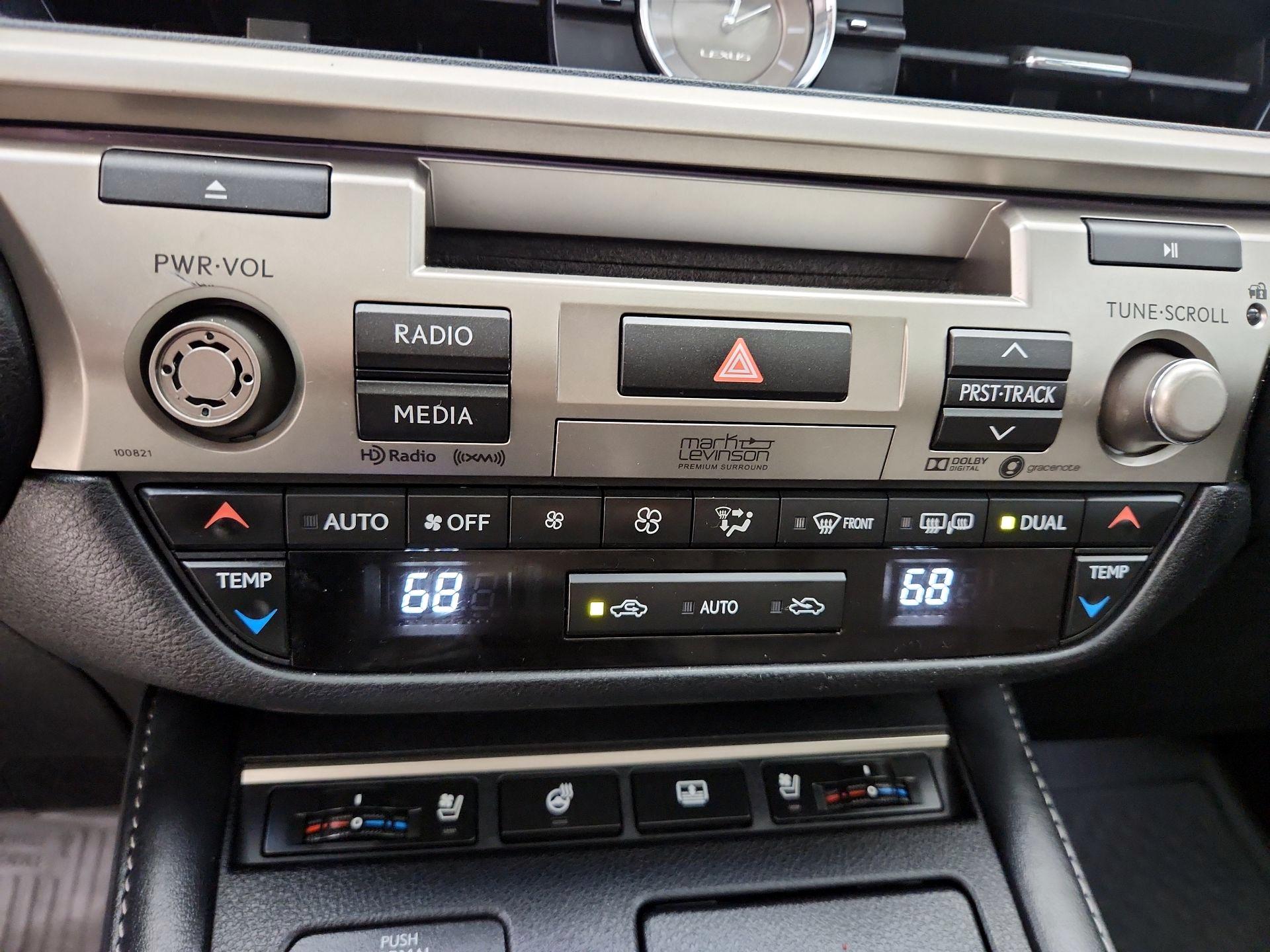 Thumbnail: 2018 Lexus ES - 17