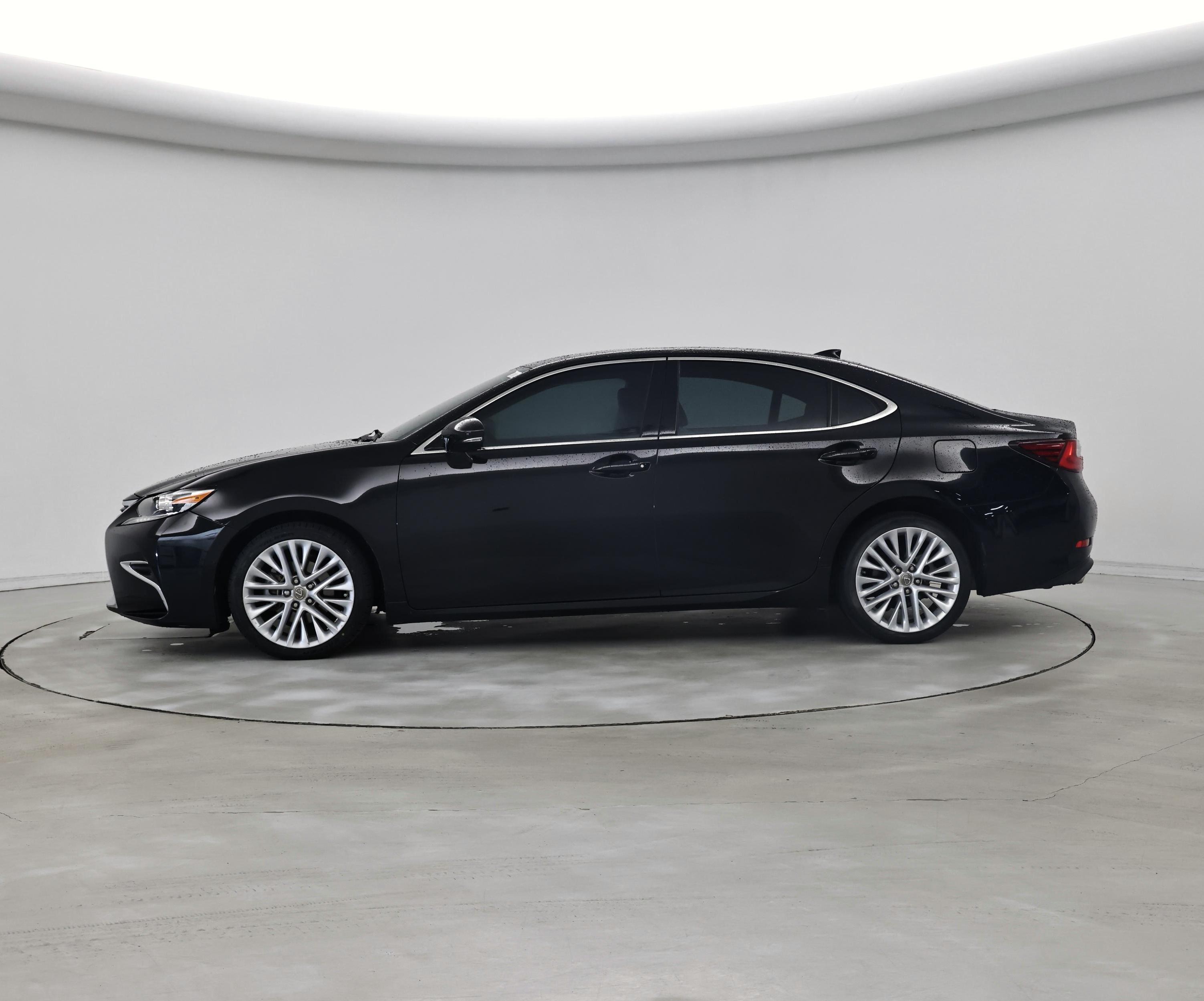 Thumbnail: 2018 Lexus ES - 3