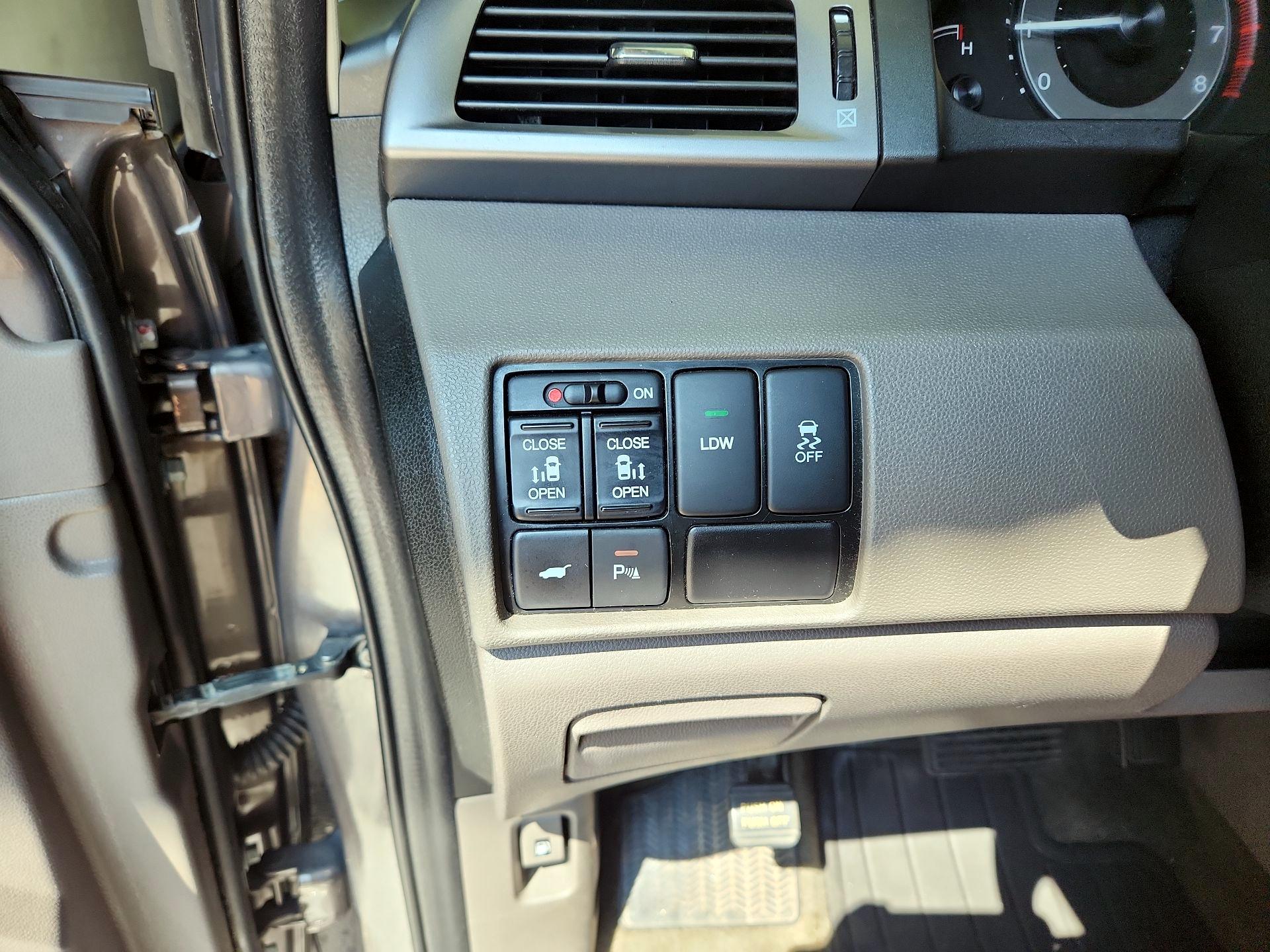 Thumbnail: 2014 Honda Odyssey - 13