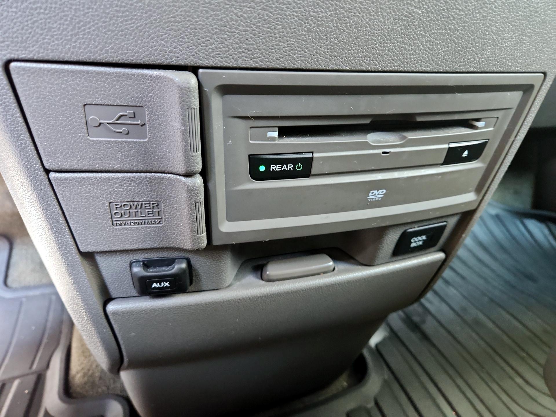 Thumbnail: 2014 Honda Odyssey - 18