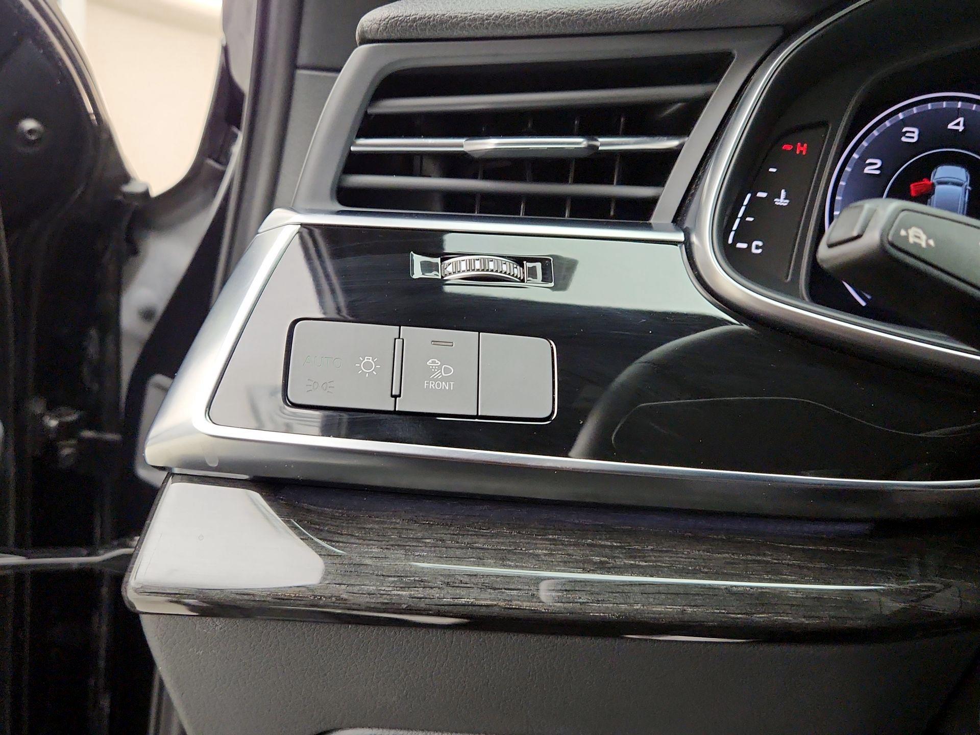 Thumbnail: 2020 Audi Q7 - 13