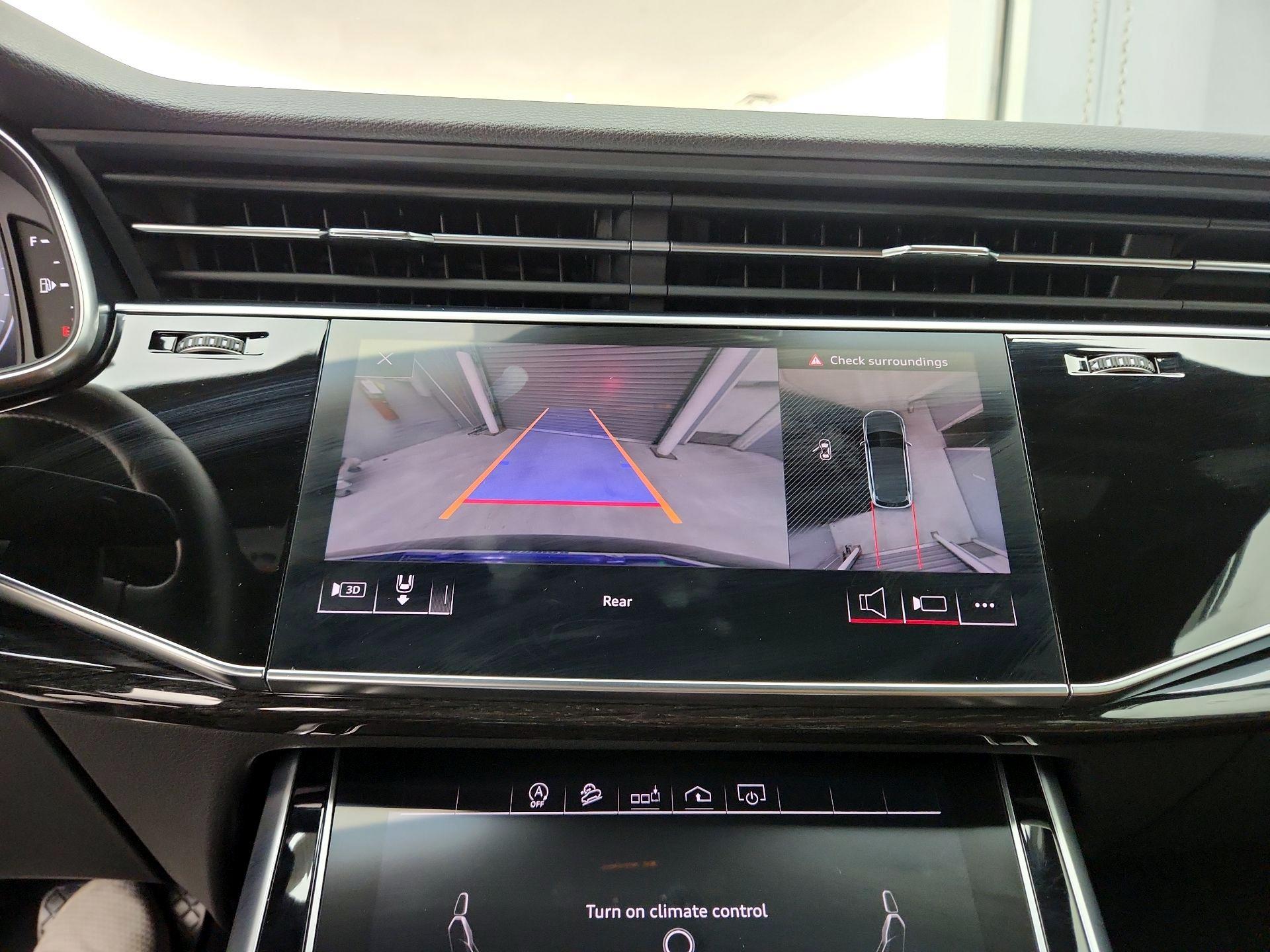 Thumbnail: 2020 Audi Q7 - 15