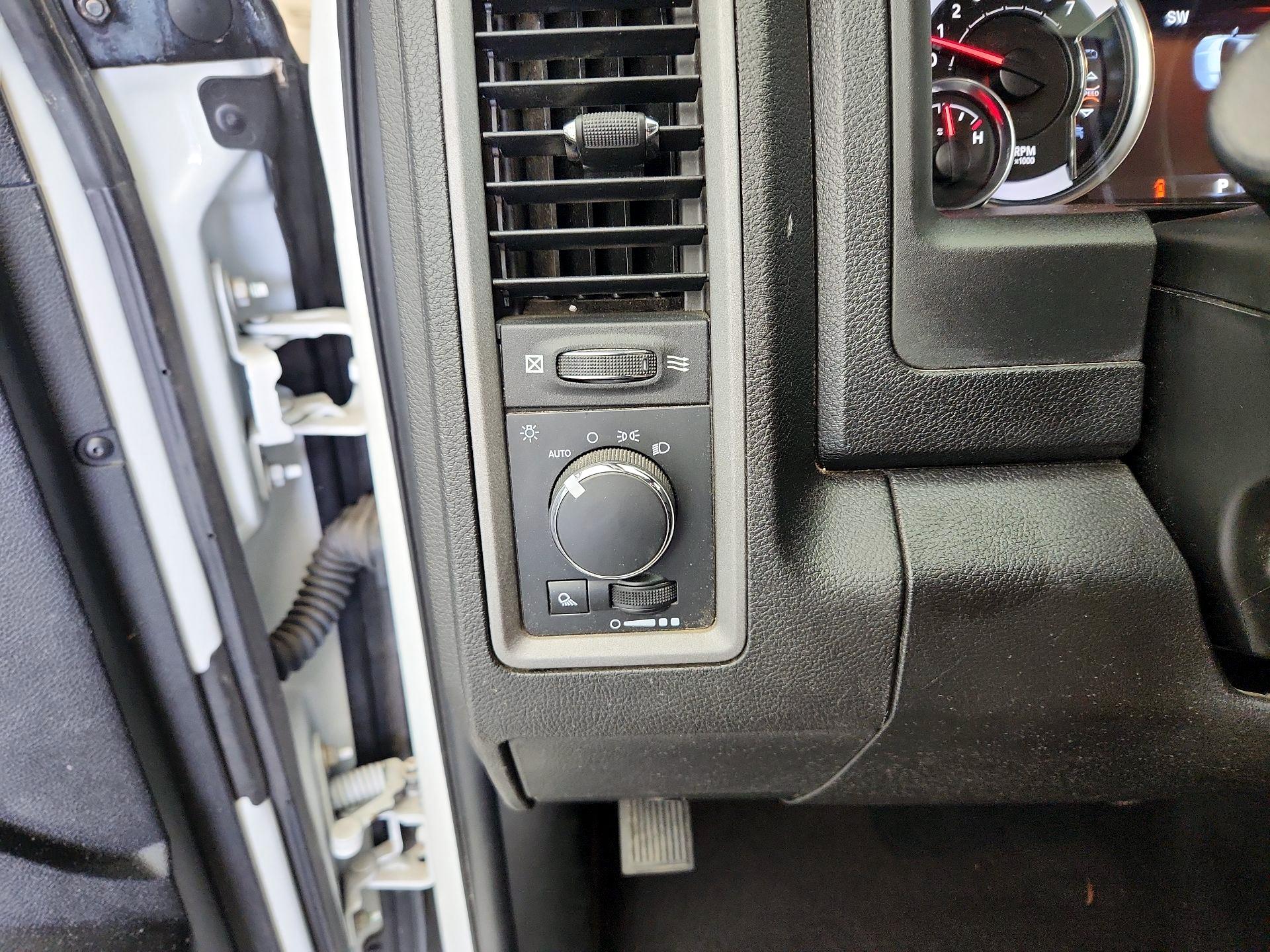 Thumbnail: 2021 RAM 1500 Classic - 13
