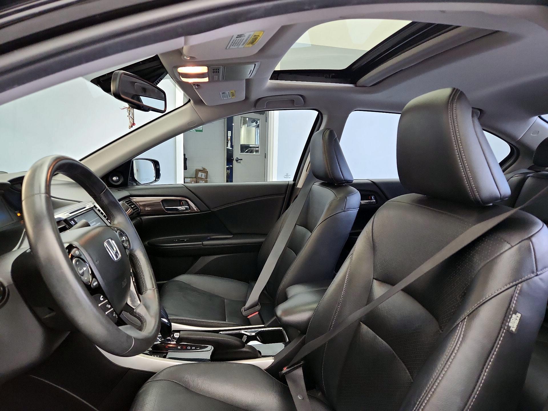 Thumbnail: 2017 Honda Accord - 18