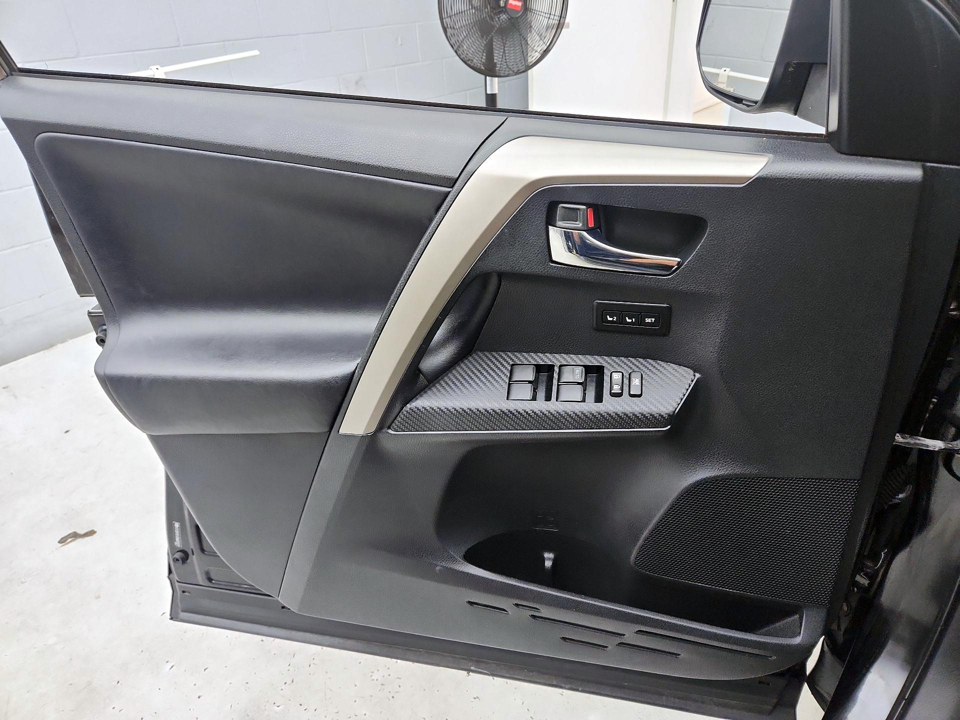 Thumbnail: 2013 Toyota RAV4 - 12
