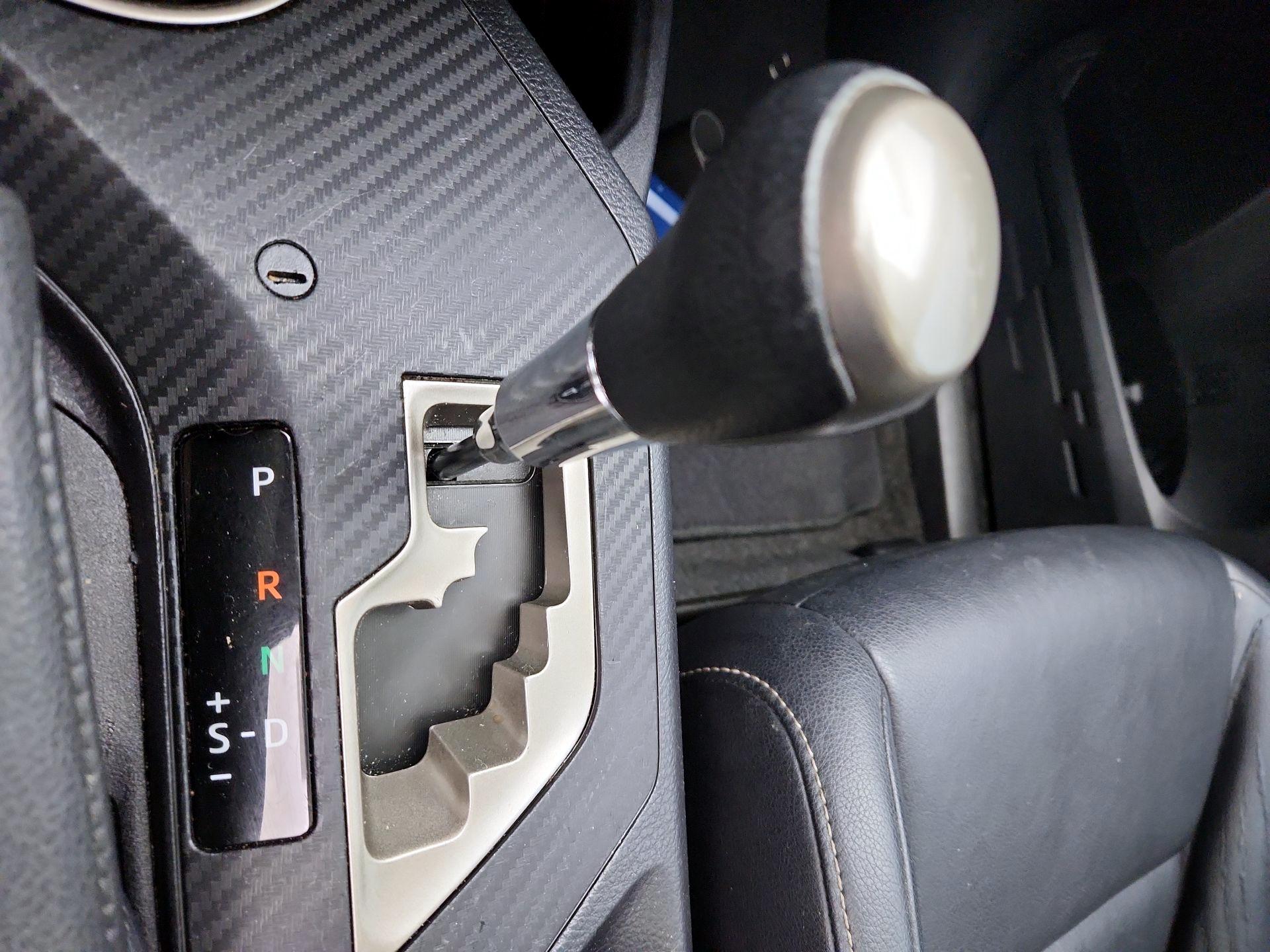 Thumbnail: 2013 Toyota RAV4 - 17