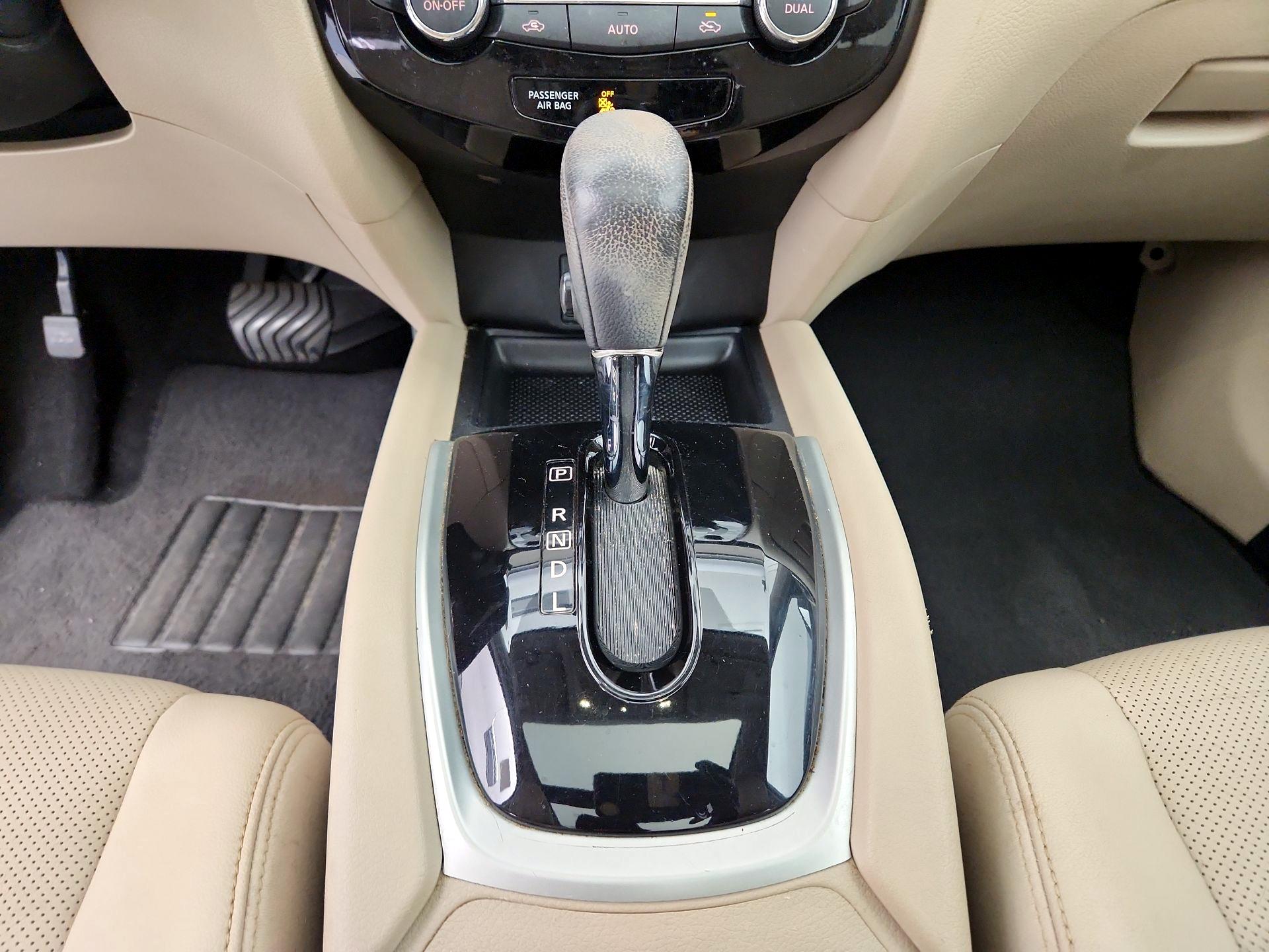 Thumbnail: 2016 Nissan Rogue - 18