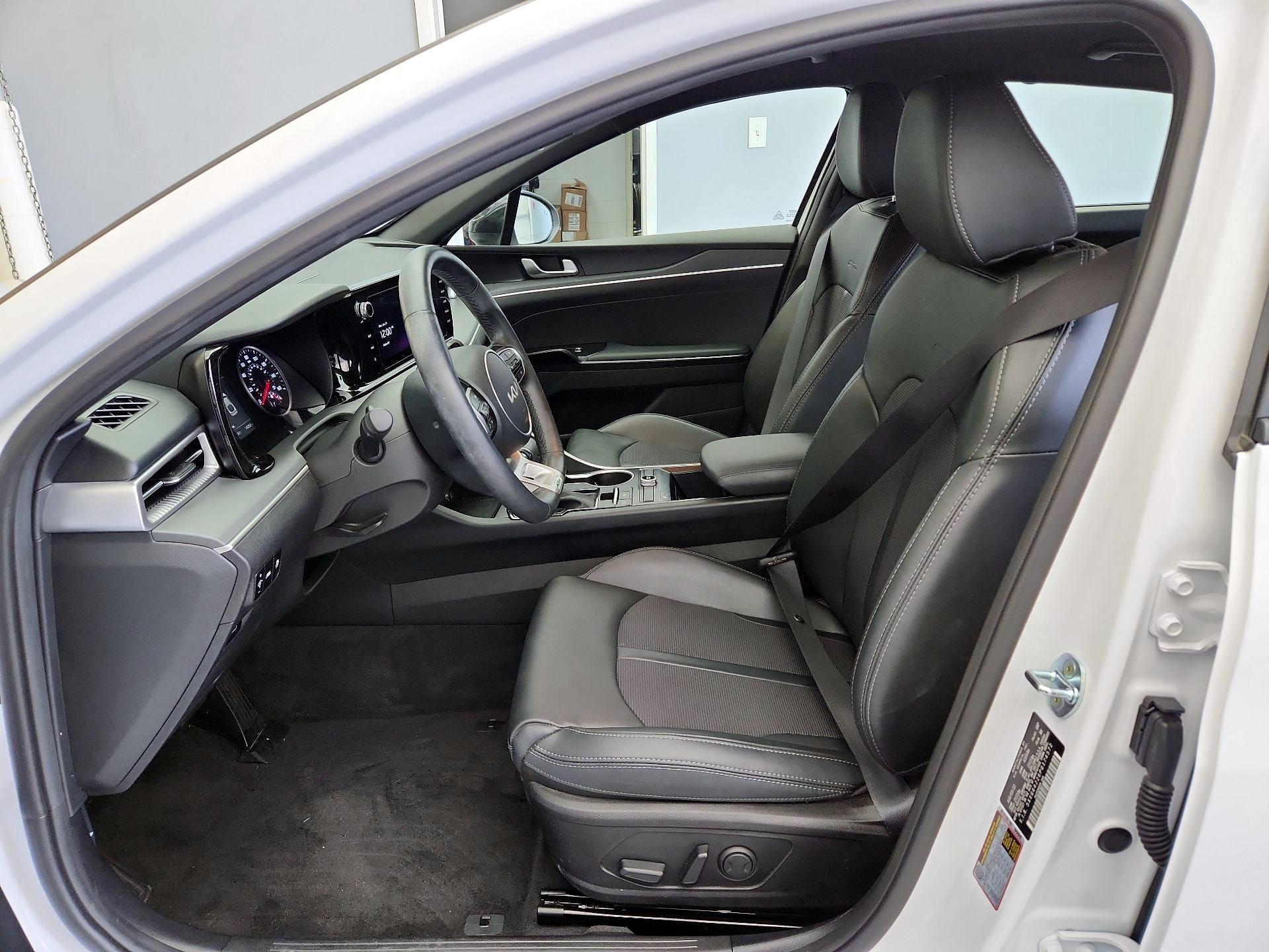 Thumbnail: 2023 Kia K5 - 11