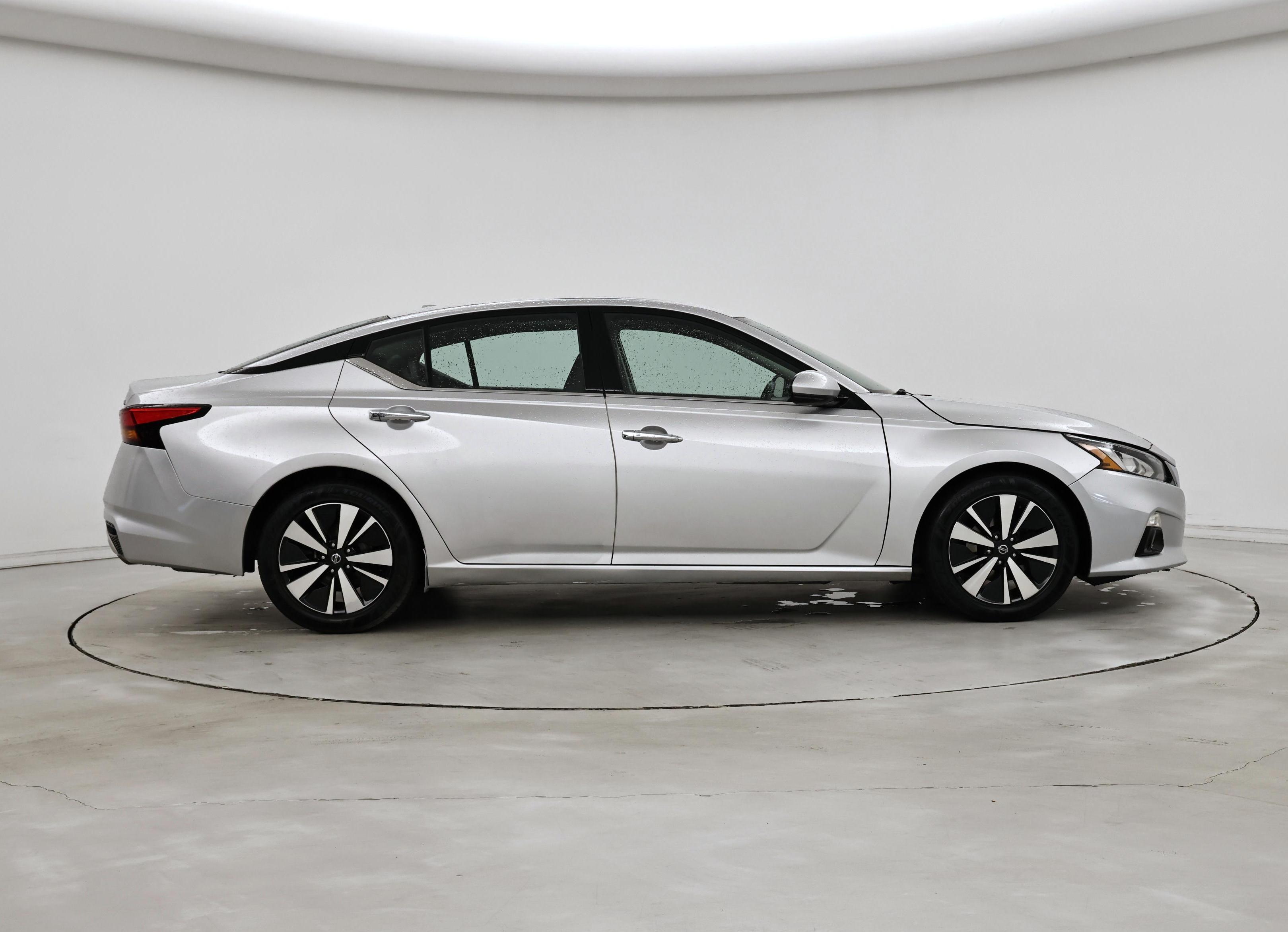 Thumbnail: 2020 Nissan Altima - 7