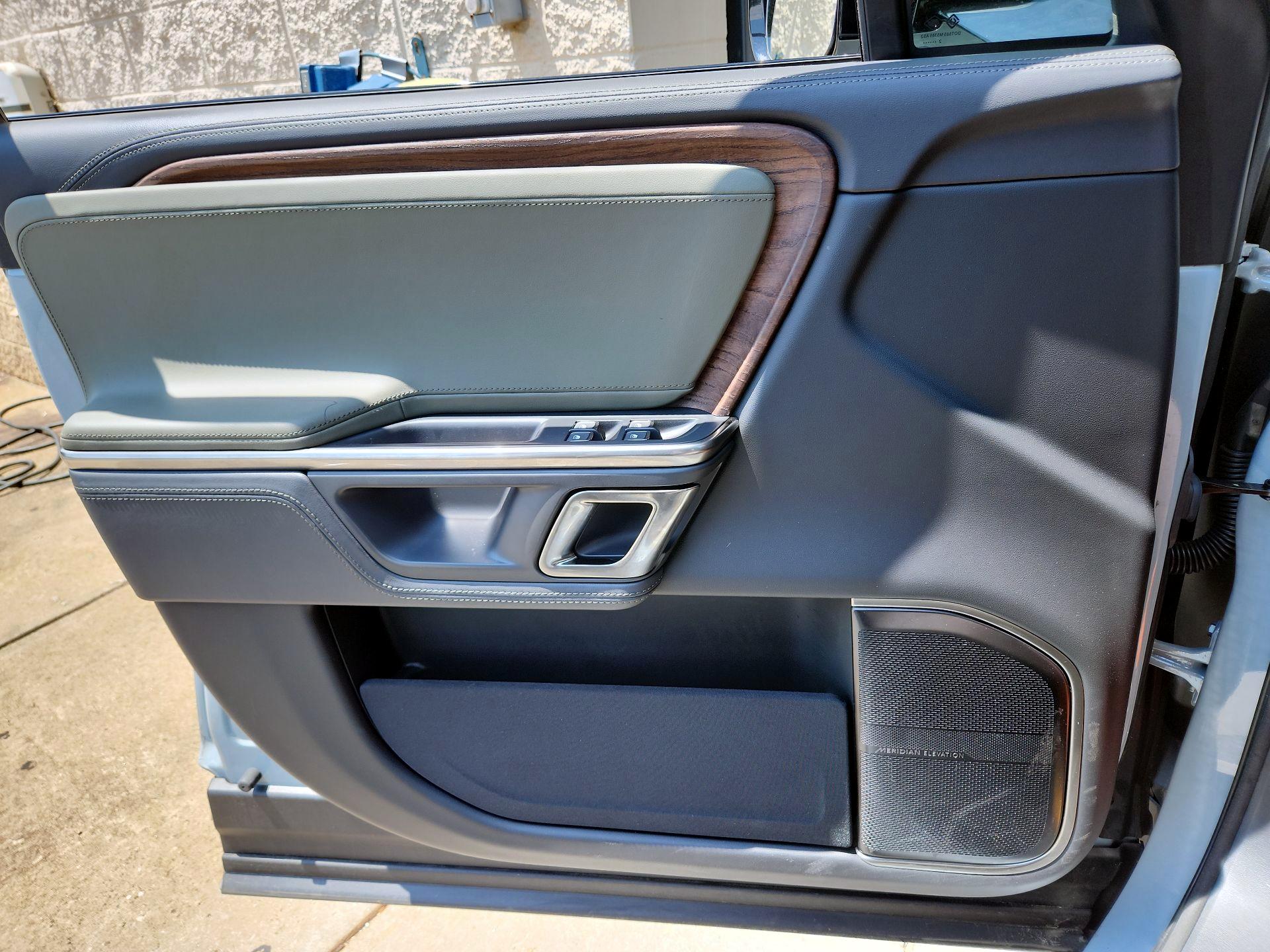Thumbnail: 2023 Rivian R1T - 12