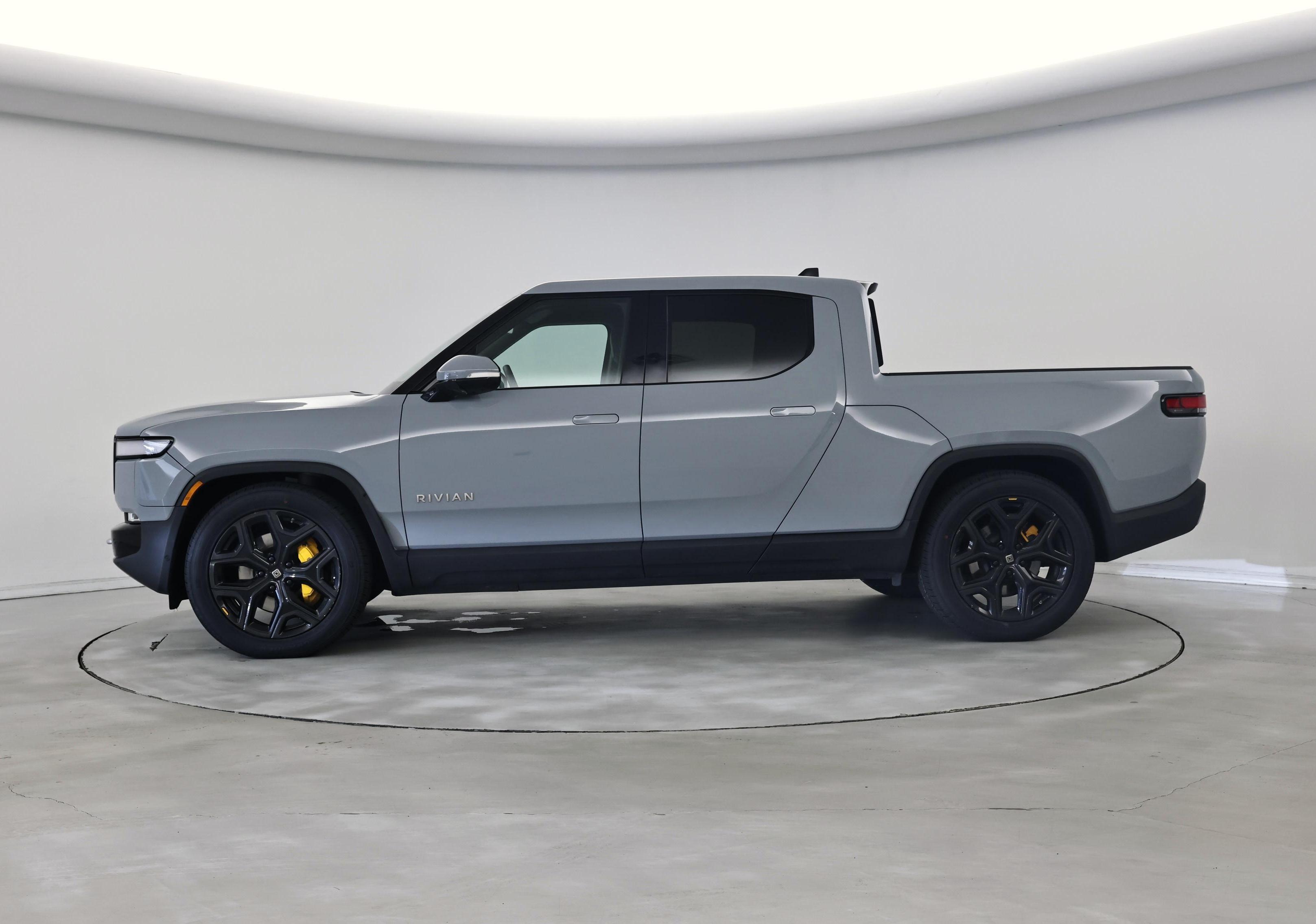 Thumbnail: 2023 Rivian R1T - 3