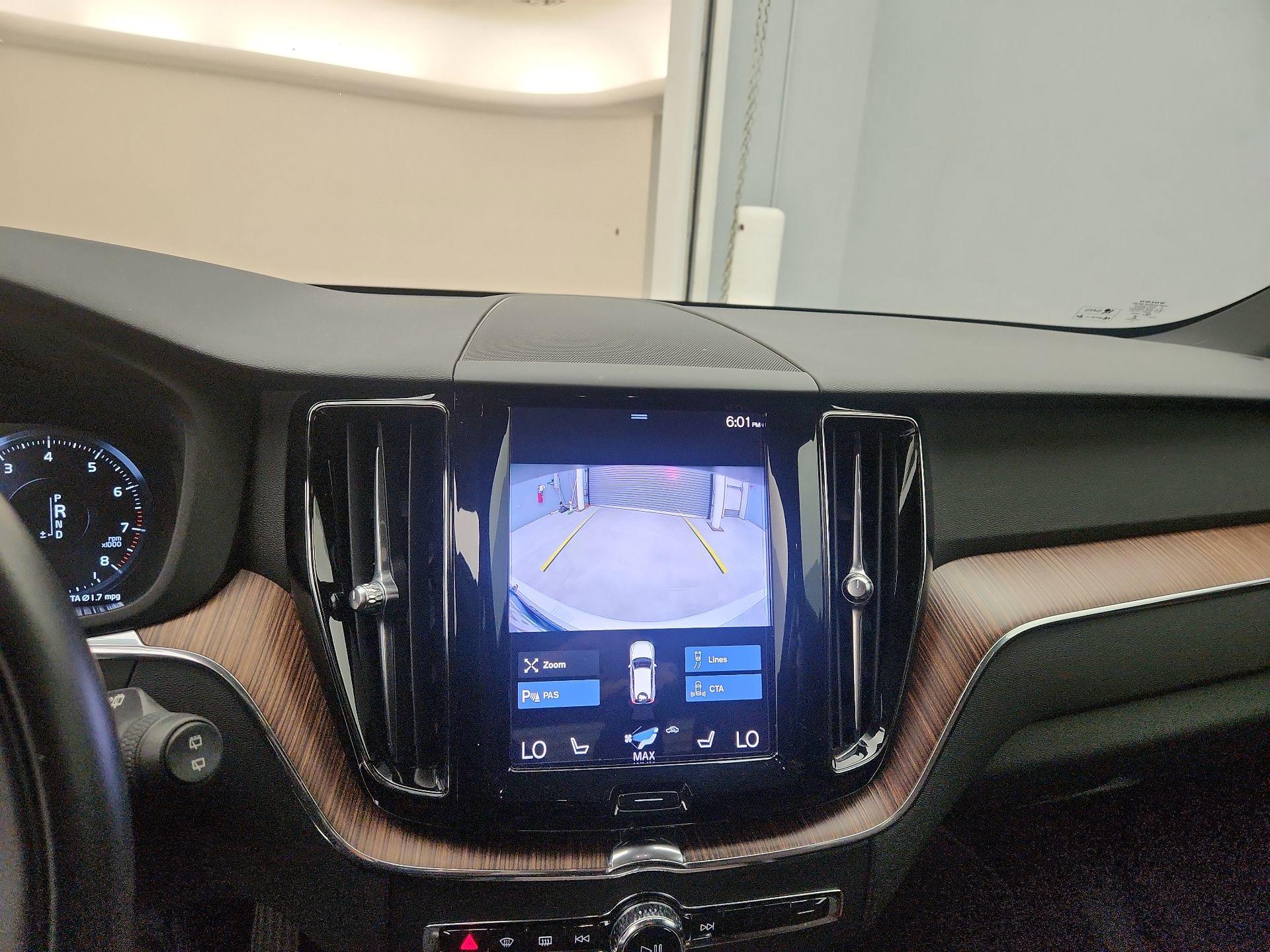 Thumbnail: 2021 Volvo XC60 - 14