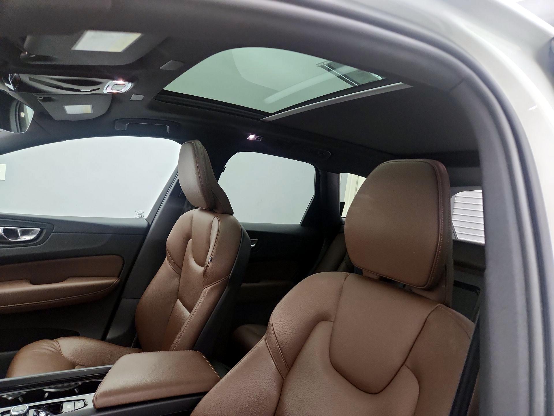 Thumbnail: 2021 Volvo XC60 - 19