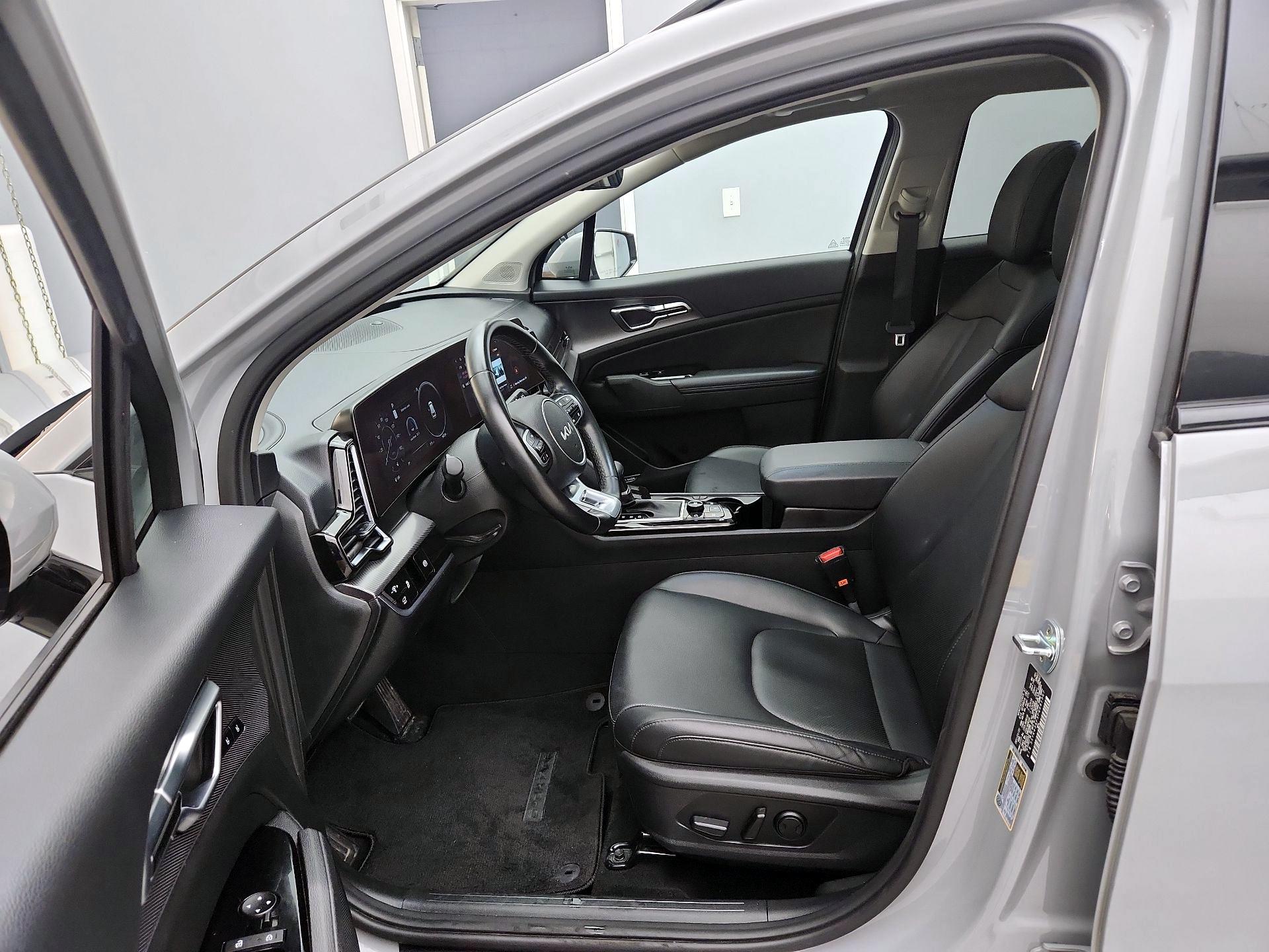Thumbnail: 2023 Kia Sportage - 11