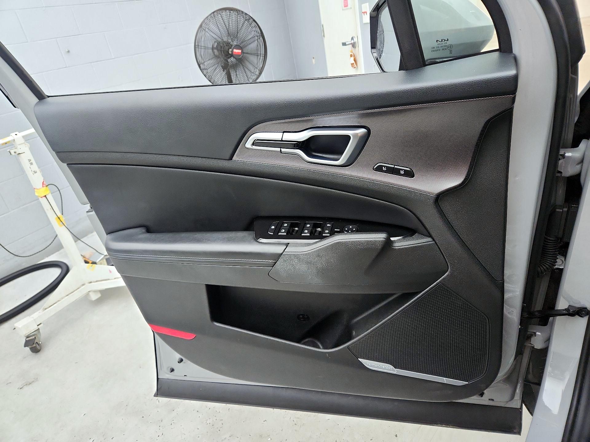 Thumbnail: 2023 Kia Sportage - 12