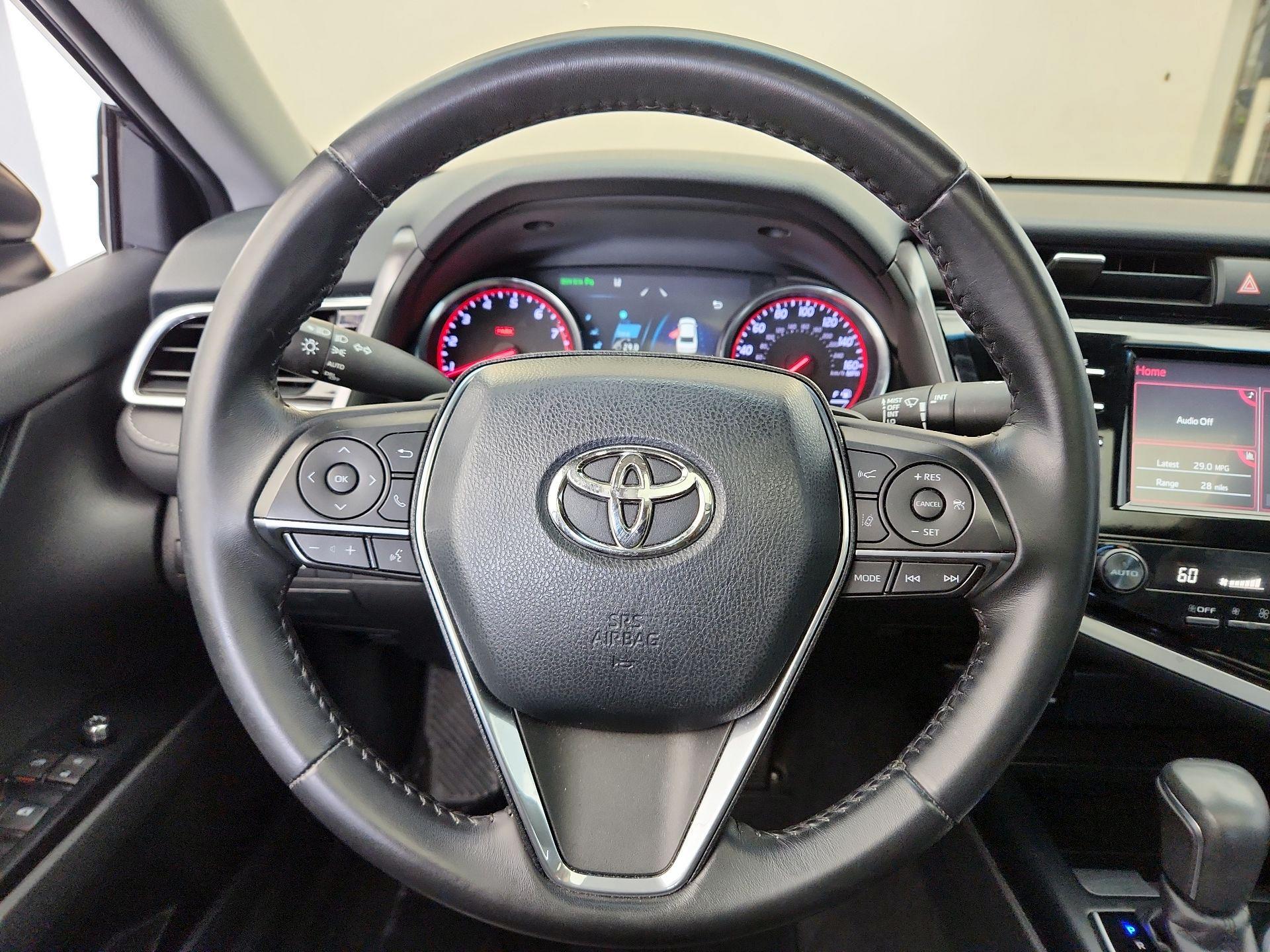 Thumbnail: 2018 Toyota Camry - 10