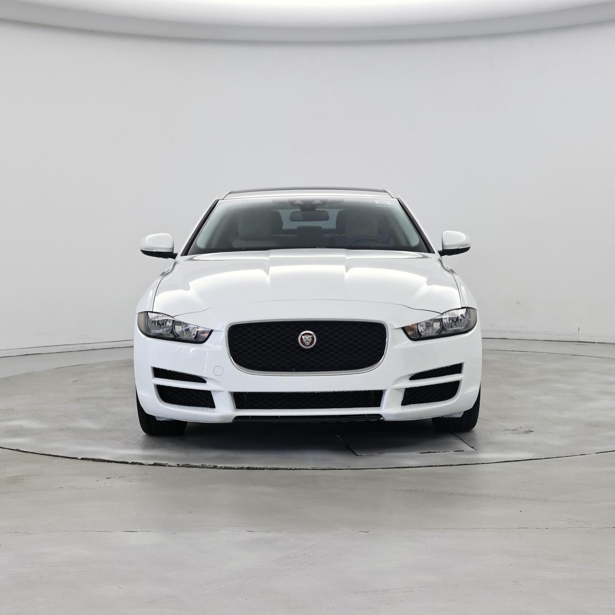 Thumbnail: 2017 Jaguar XE - 5