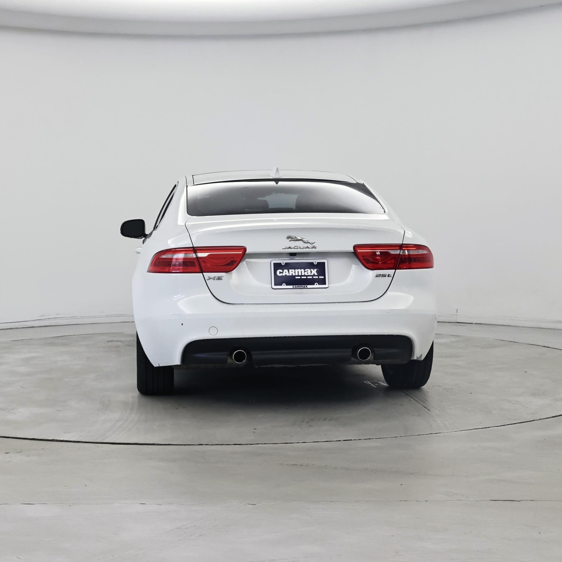 Thumbnail: 2017 Jaguar XE - 6