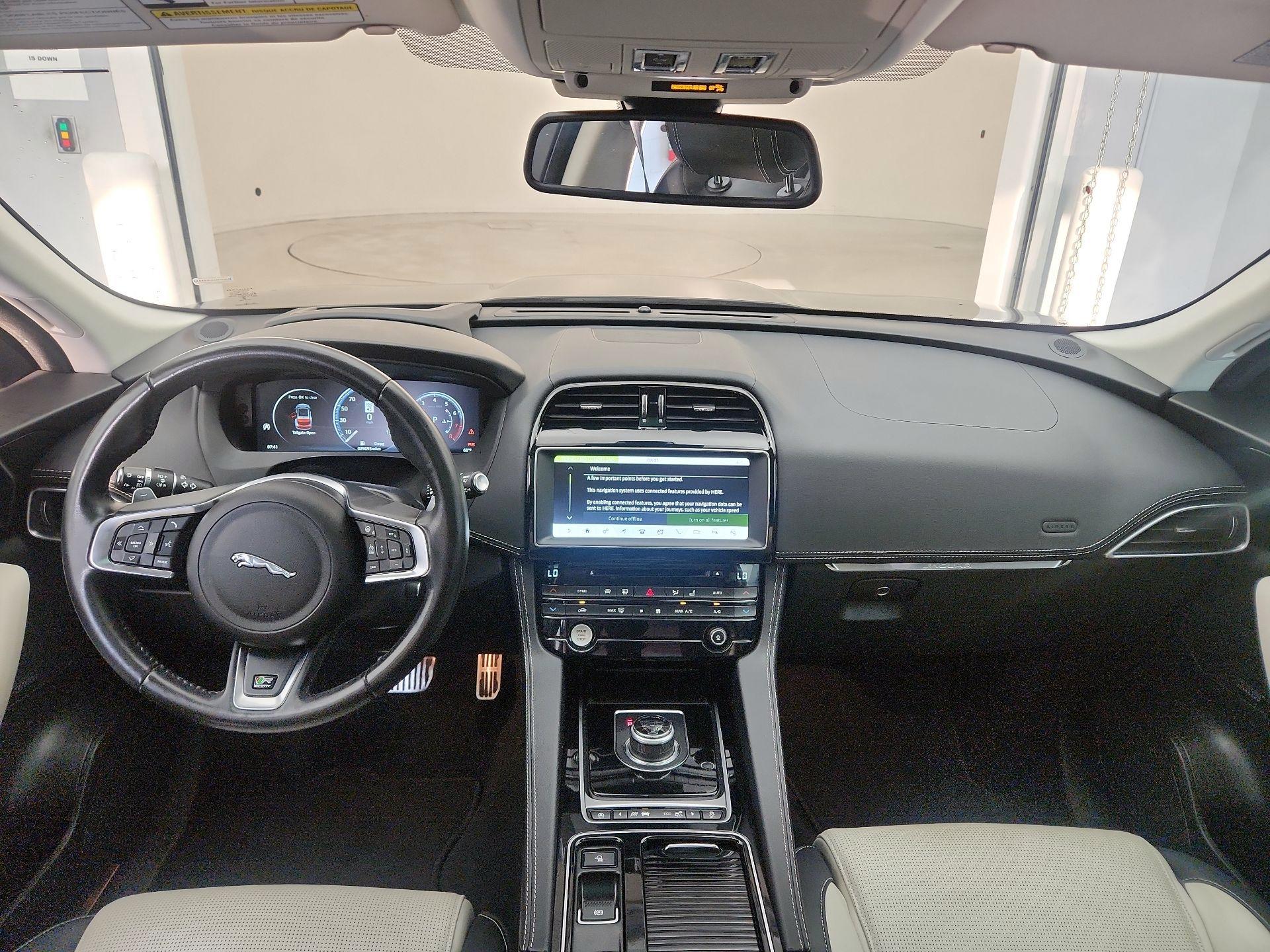 Thumbnail: 2018 Jaguar F-Pace - 9