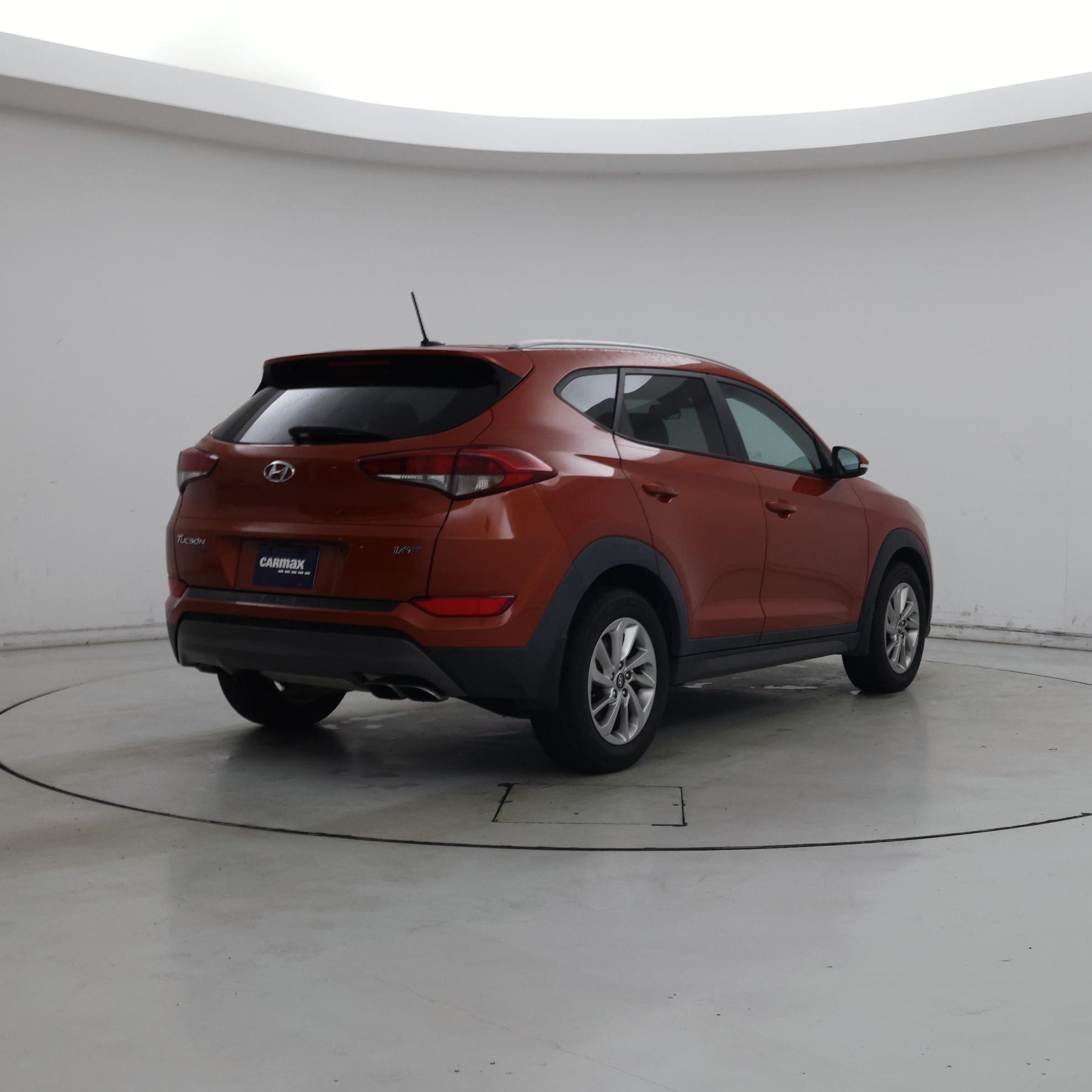 Thumbnail: 2016 Hyundai Tucson - 8