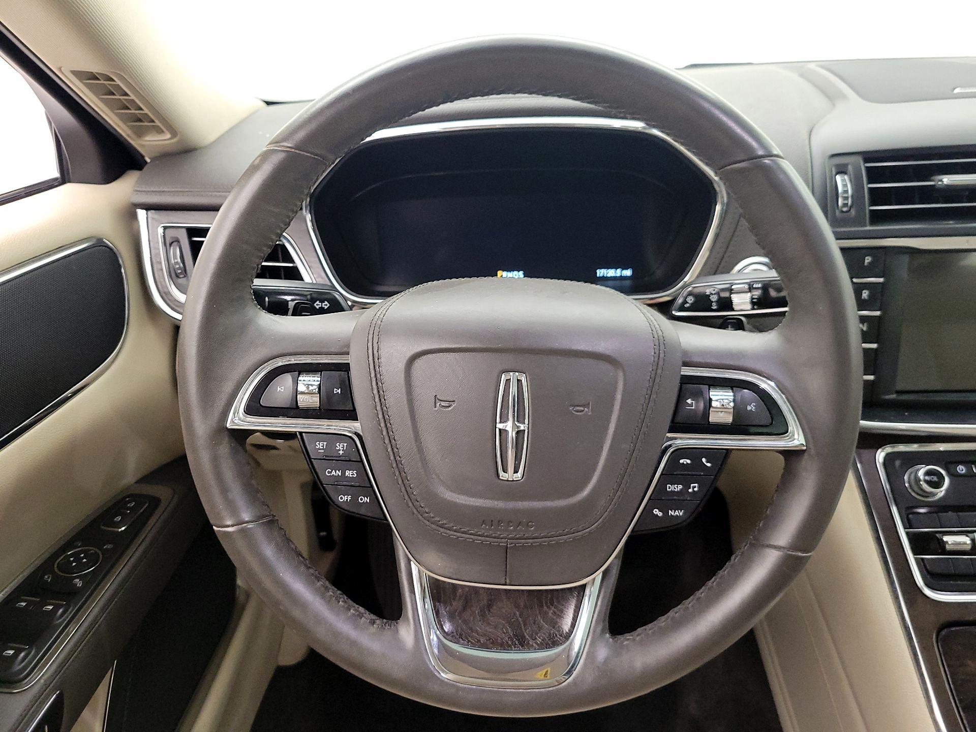 Thumbnail: 2017 Lincoln Continental - 10